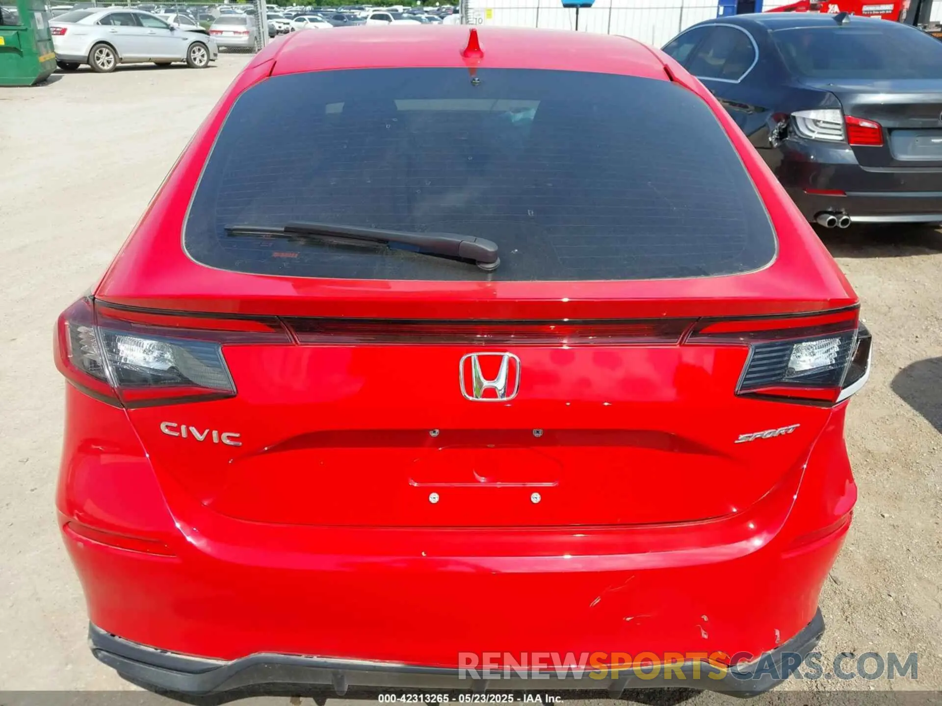 16 fotografías del automóvil dañado 19XFL2H85RE032485 HONDA CIVIC 2024
