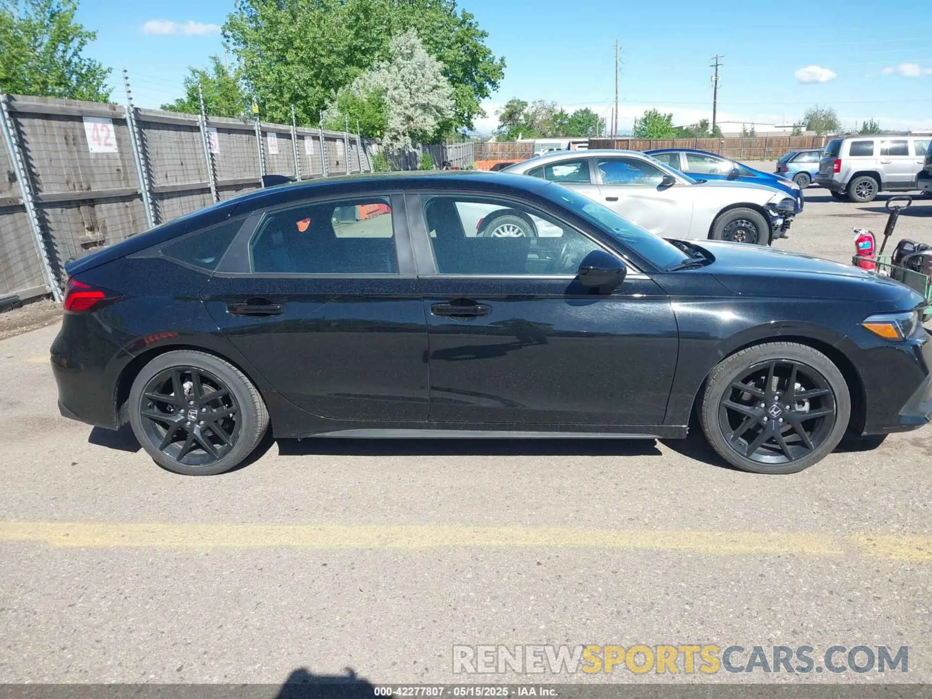 13 fotografías del automóvil dañado 19XFL2H85RE036214 HONDA CIVIC 2024