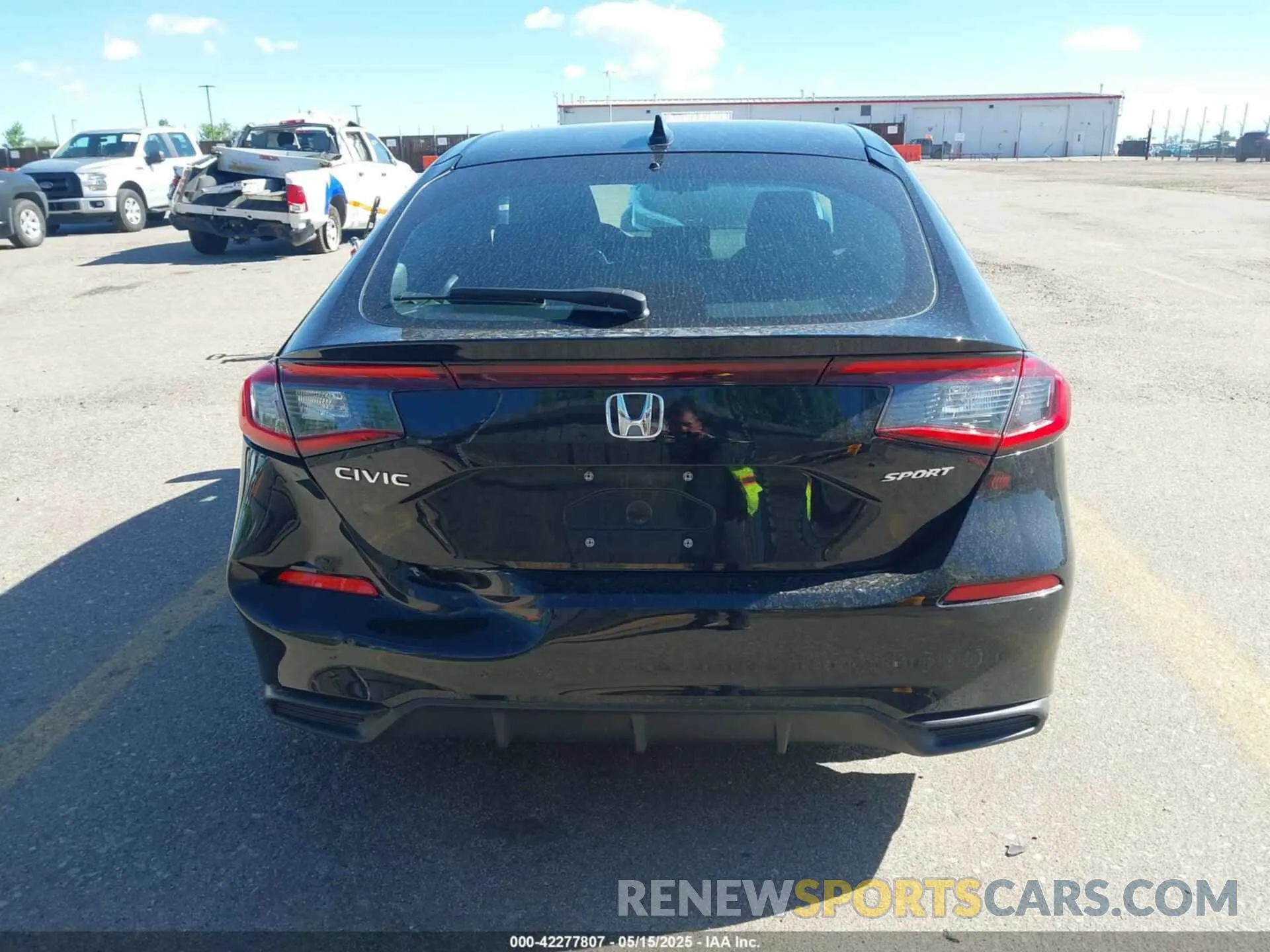 16 fotografías del automóvil dañado 19XFL2H85RE036214 HONDA CIVIC 2024