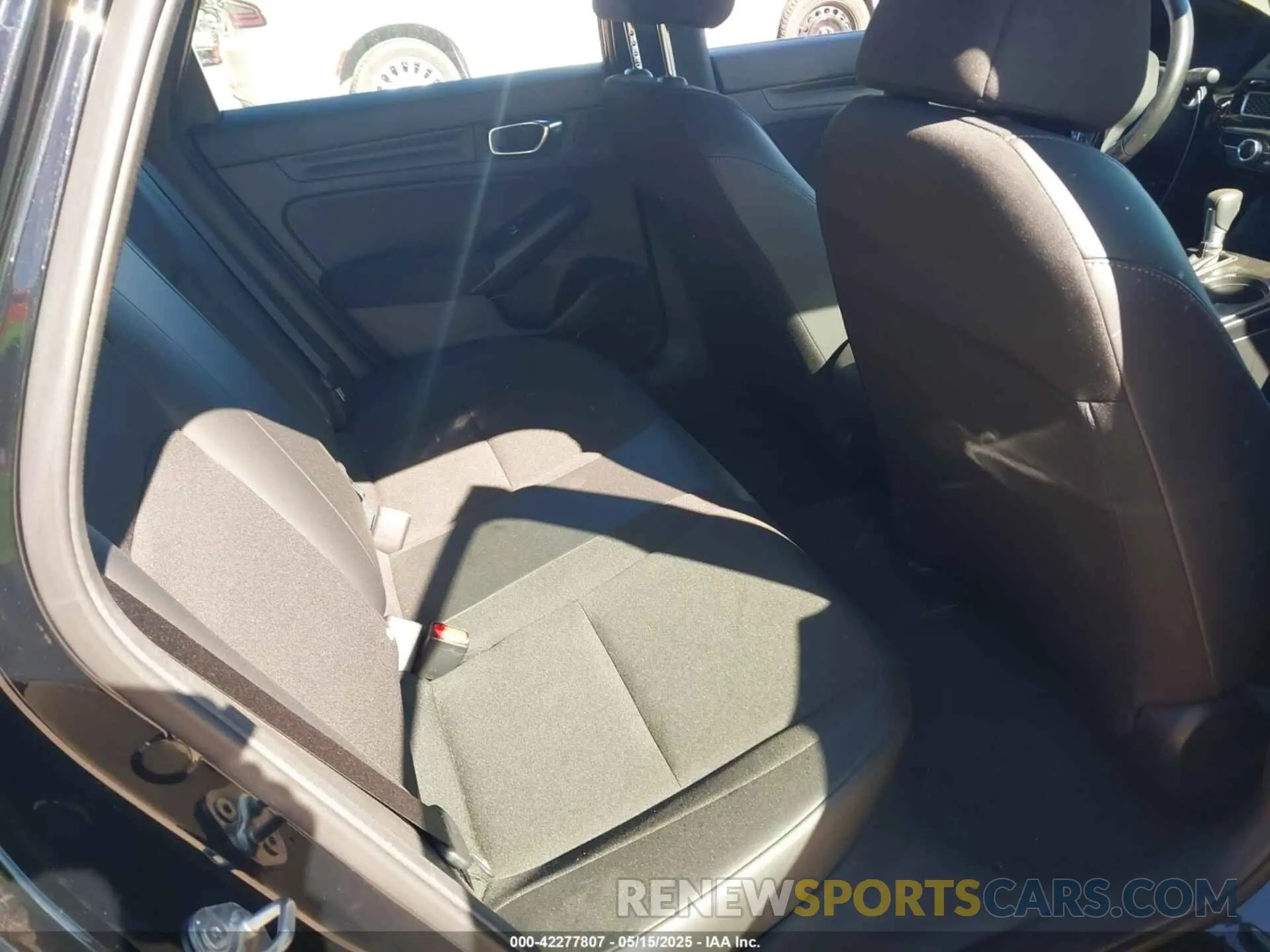8 fotografías del automóvil dañado 19XFL2H85RE036214 HONDA CIVIC 2024