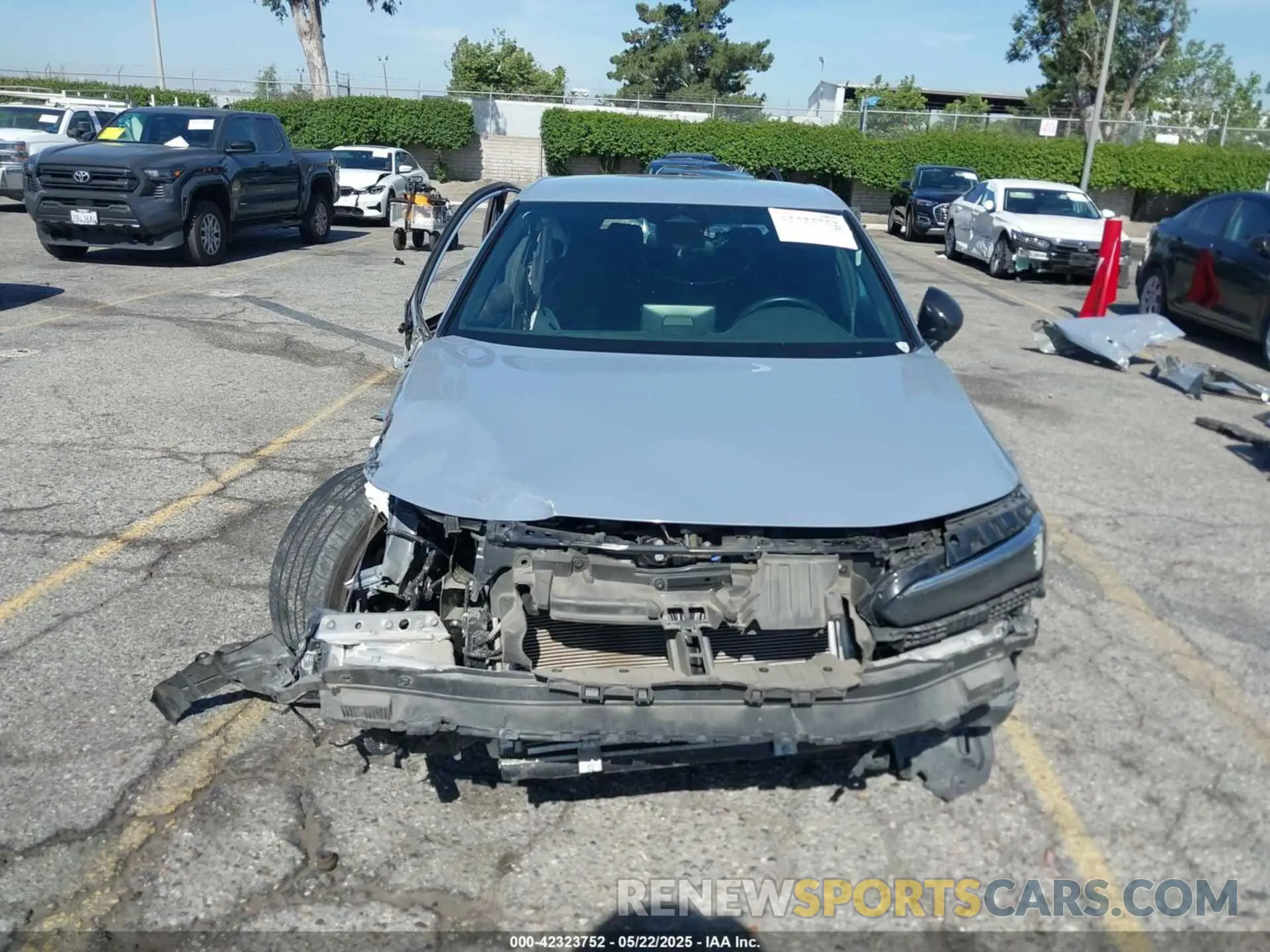 13 fotografías del automóvil dañado 19XFL2H86RE010544 HONDA CIVIC 2024