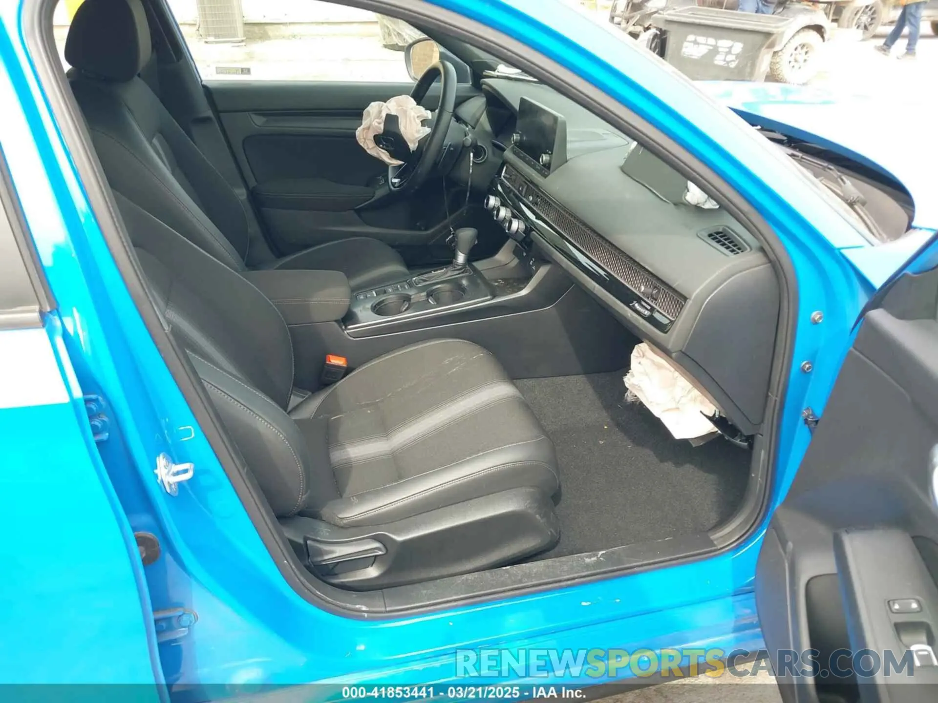 5 fotografías del automóvil dañado 19XFL2H86RE013640 HONDA CIVIC 2024