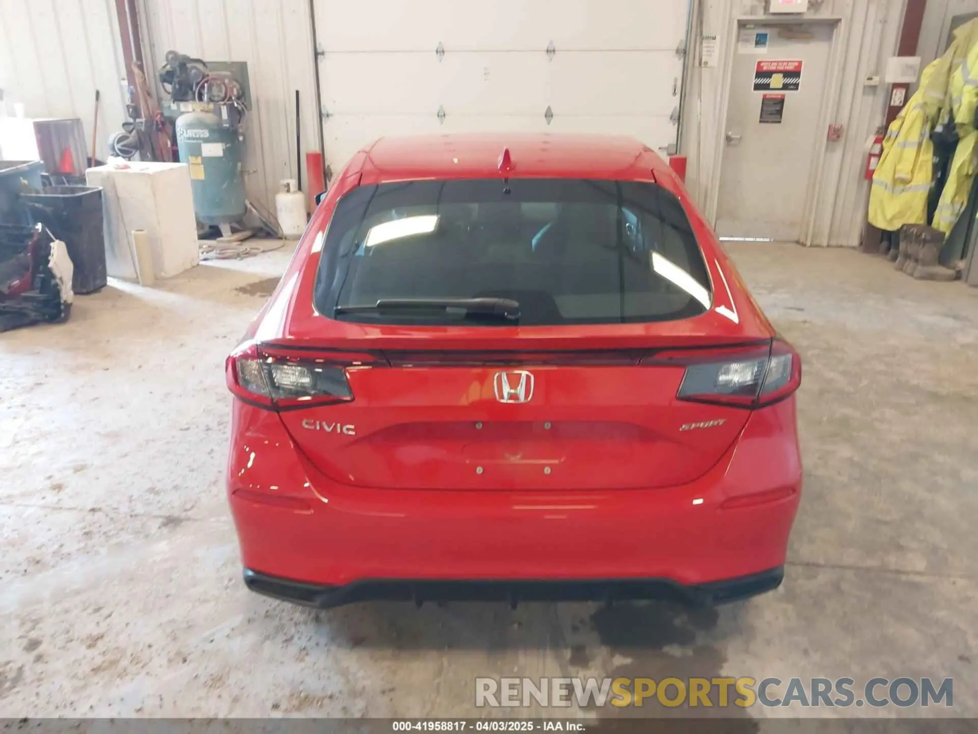 16 fotografías del automóvil dañado 19XFL2H88RE014160 HONDA CIVIC 2024