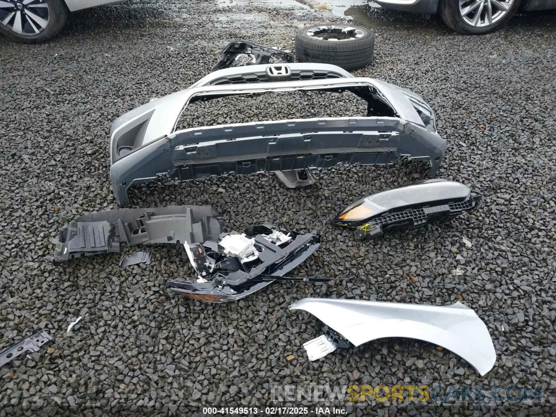 12 fotografías del automóvil dañado 19XFL2H88RE019097 HONDA CIVIC 2024
