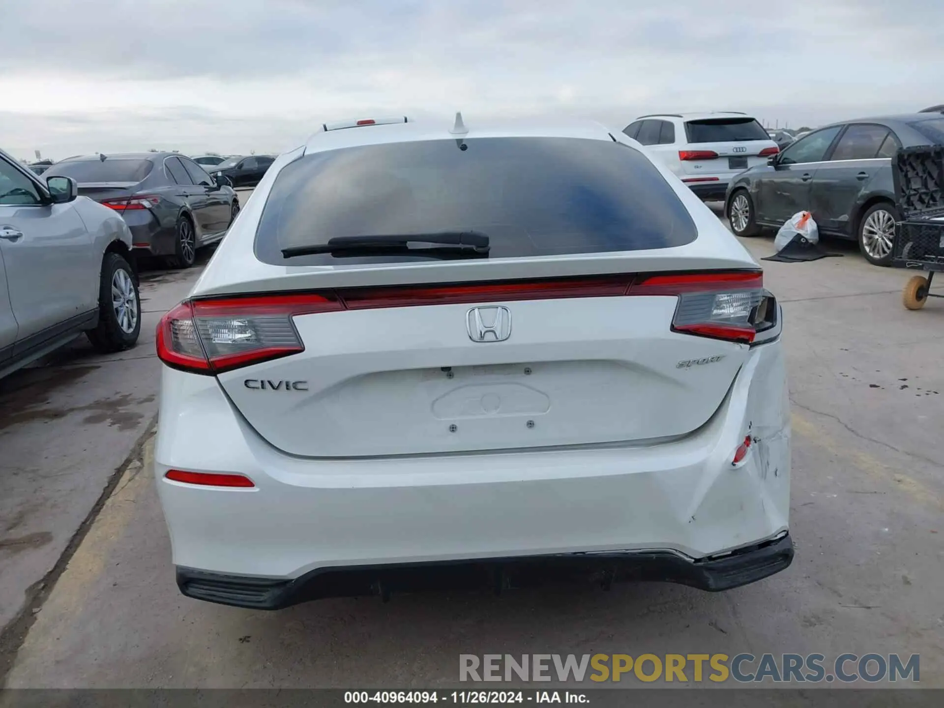 15 fotografías del automóvil dañado 19XFL2H88RE021853 HONDA CIVIC 2024