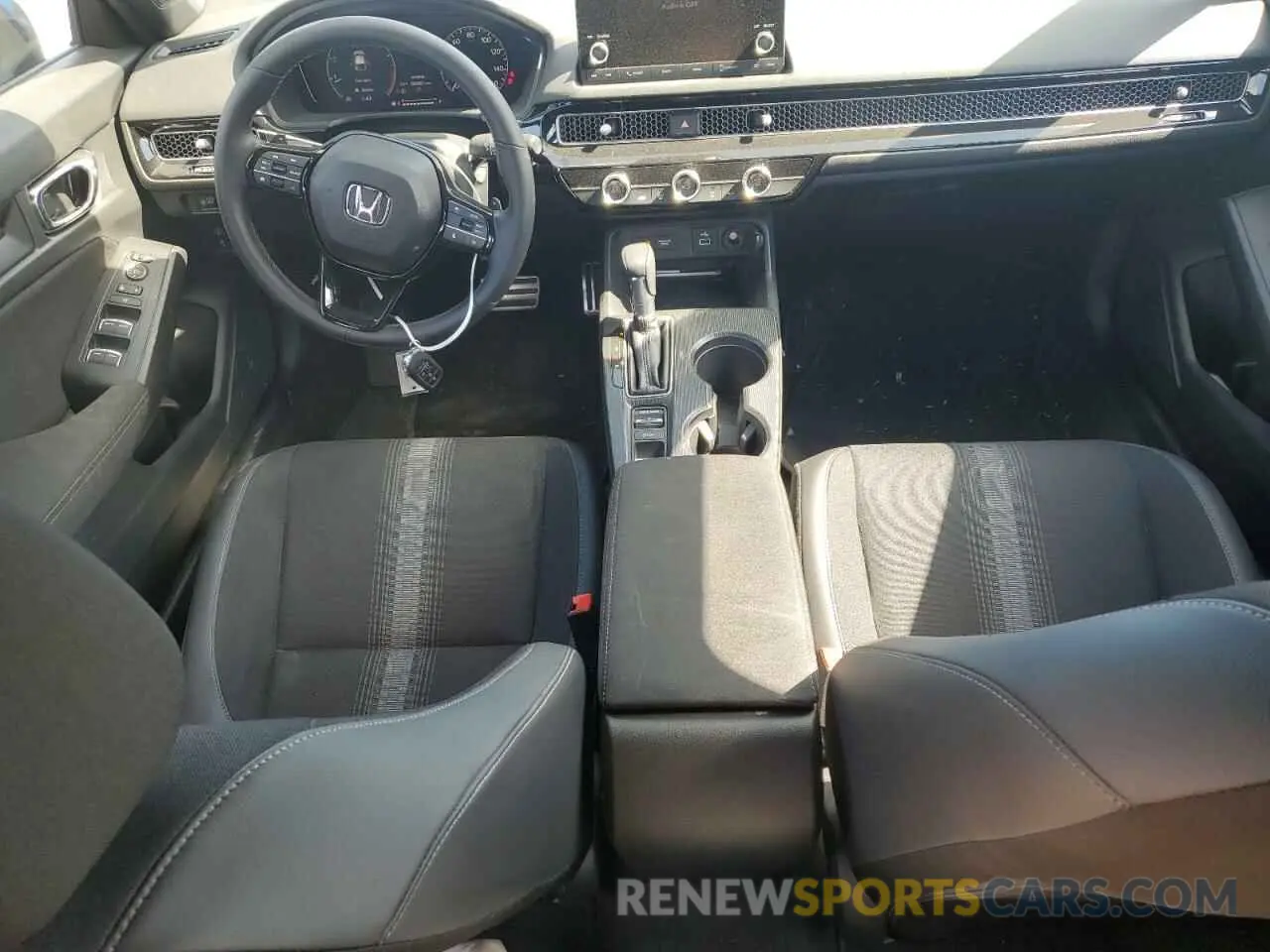 8 fotografías del automóvil dañado 19XFL2H88RE029130 HONDA CIVIC 2024