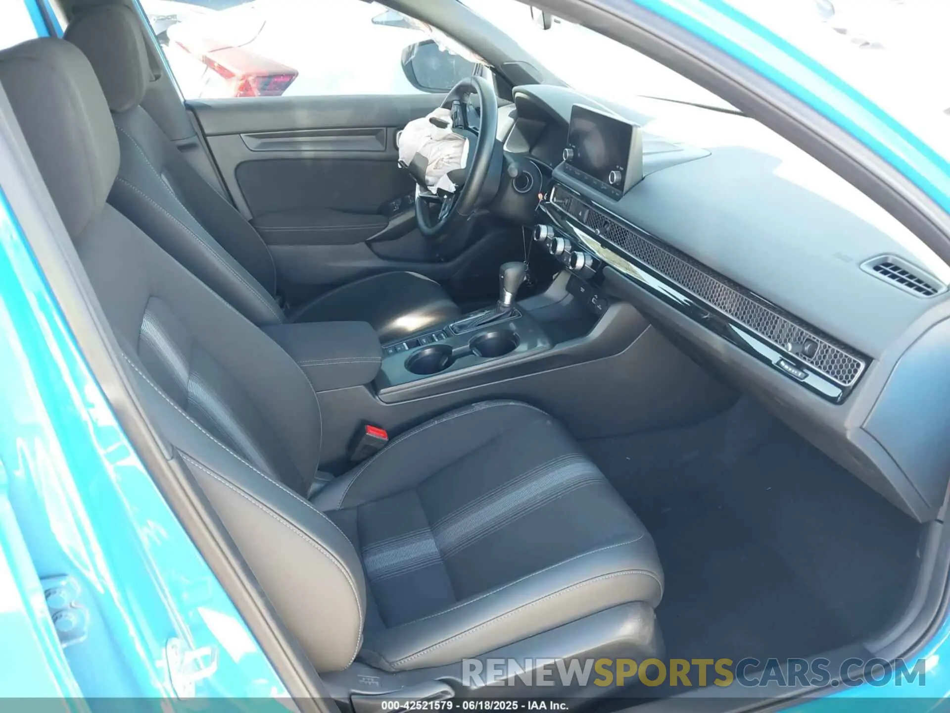 17 fotografías del automóvil dañado 19XFL2H88RE032903 HONDA CIVIC 2024