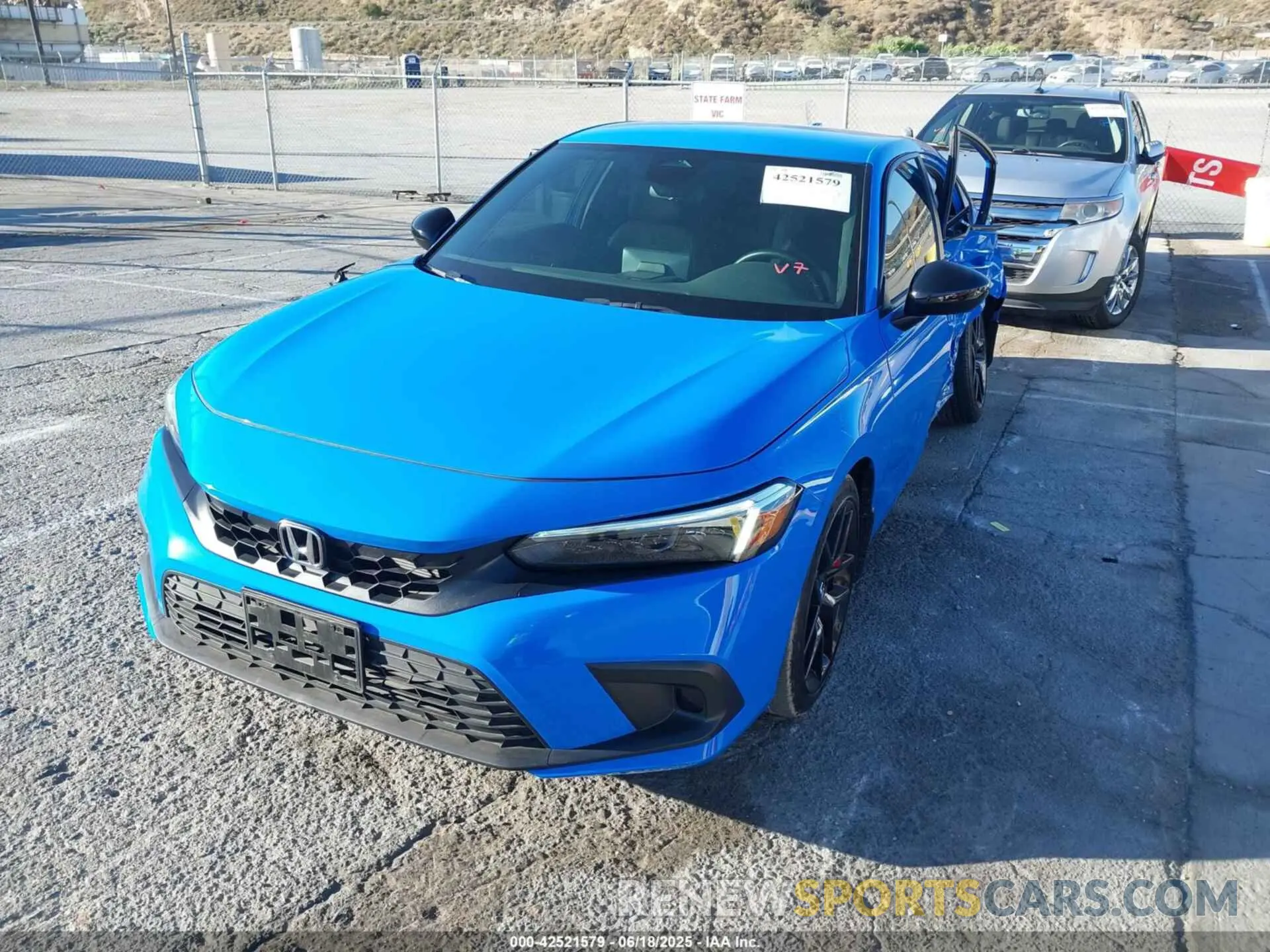 2 fotografías del automóvil dañado 19XFL2H88RE032903 HONDA CIVIC 2024