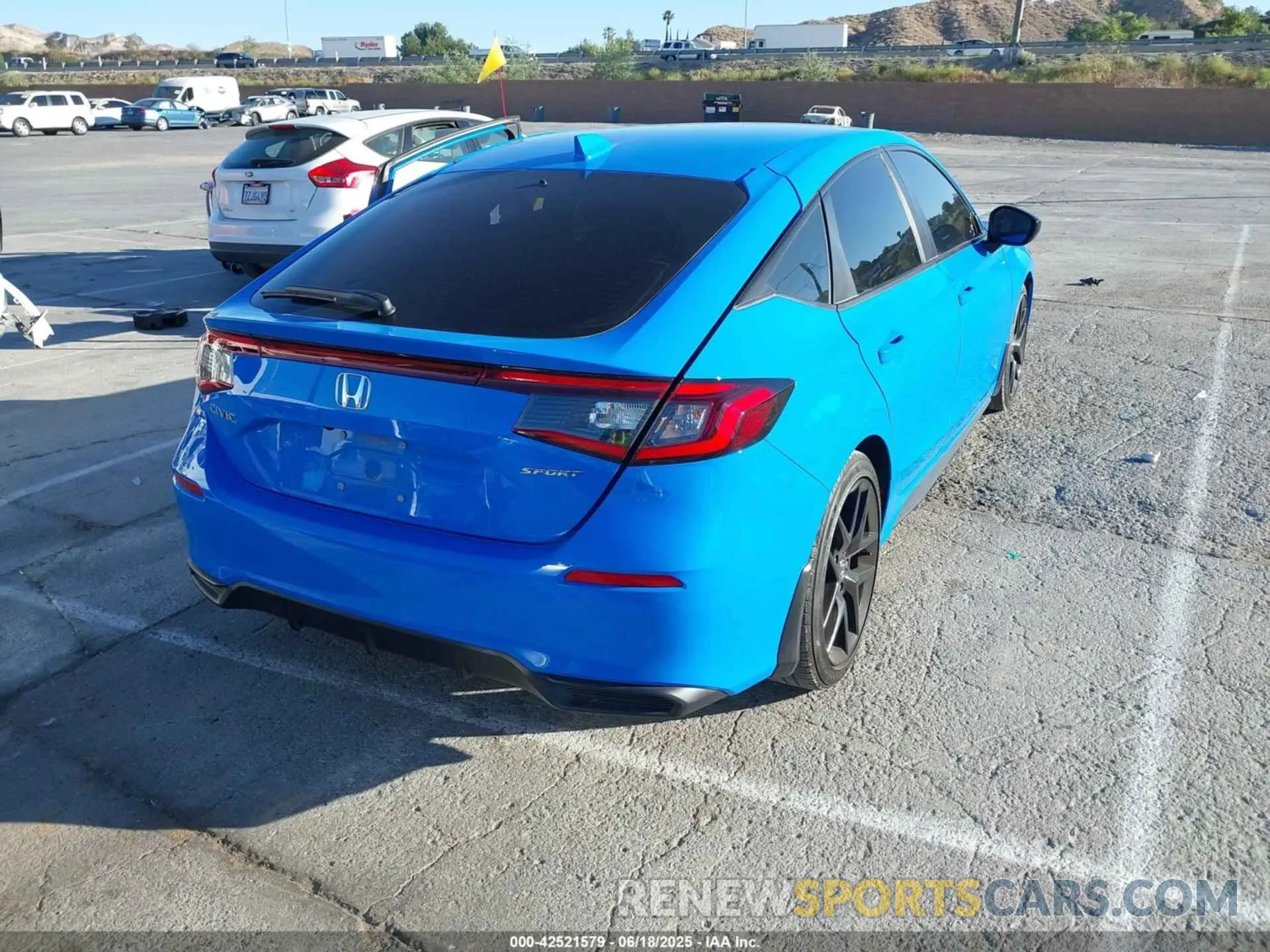 4 fotografías del automóvil dañado 19XFL2H88RE032903 HONDA CIVIC 2024