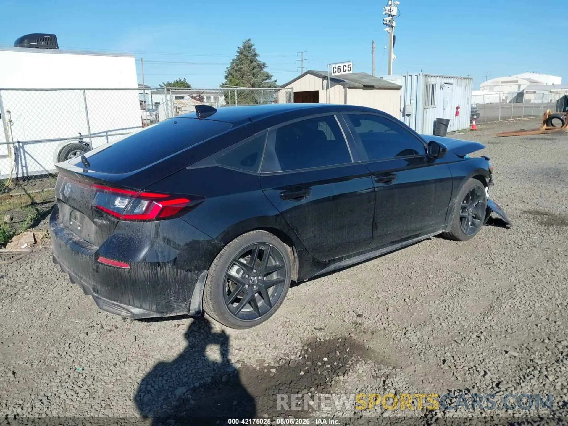 4 fotografías del automóvil dañado 19XFL2H88RE036675 HONDA CIVIC 2024