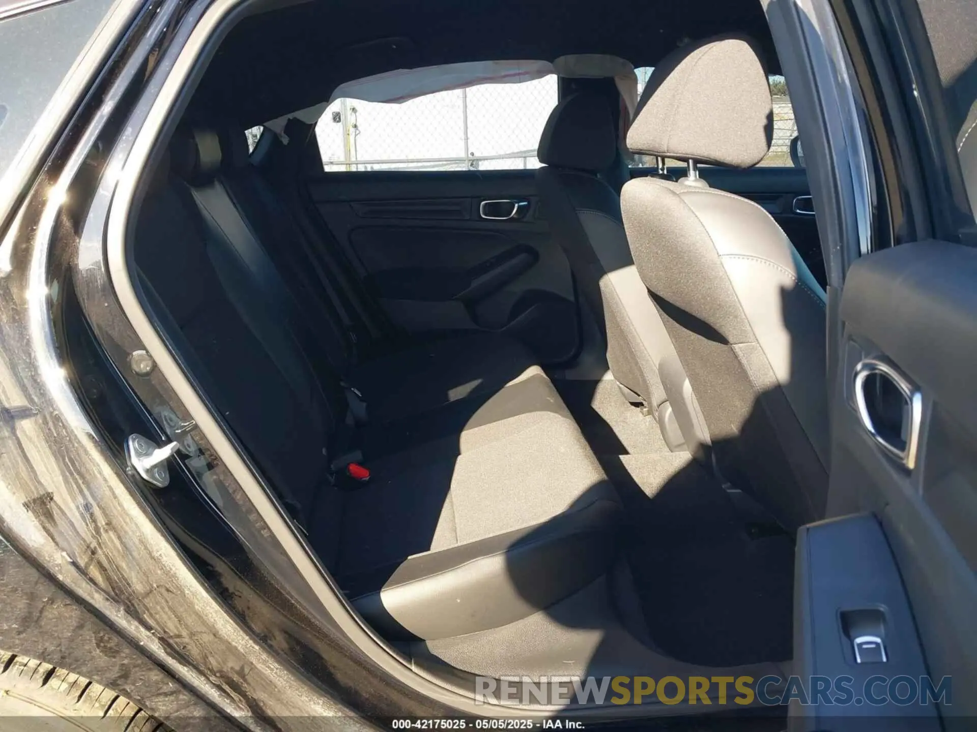 8 fotografías del automóvil dañado 19XFL2H88RE036675 HONDA CIVIC 2024