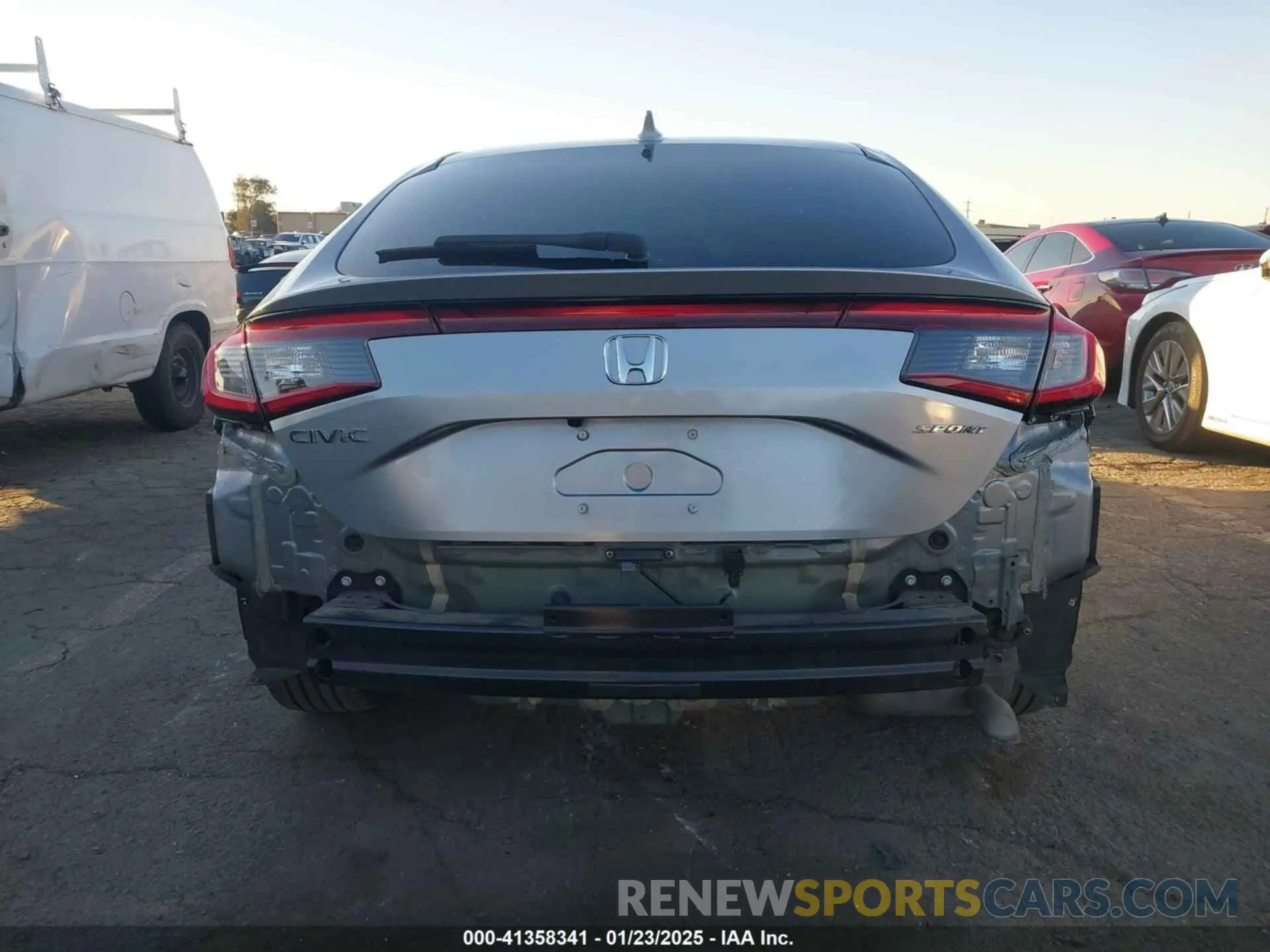 17 fotografías del automóvil dañado 19XFL2H89RE000767 HONDA CIVIC 2024
