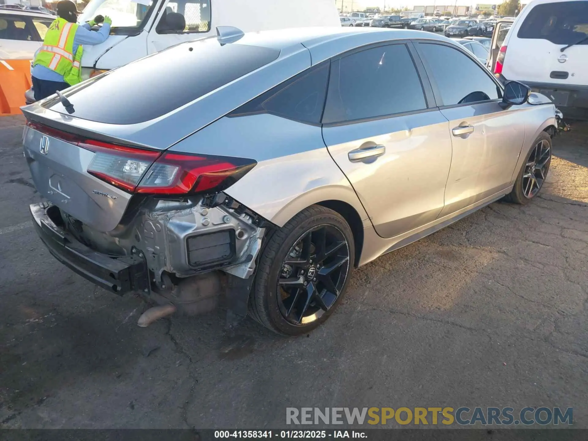 4 fotografías del automóvil dañado 19XFL2H89RE000767 HONDA CIVIC 2024