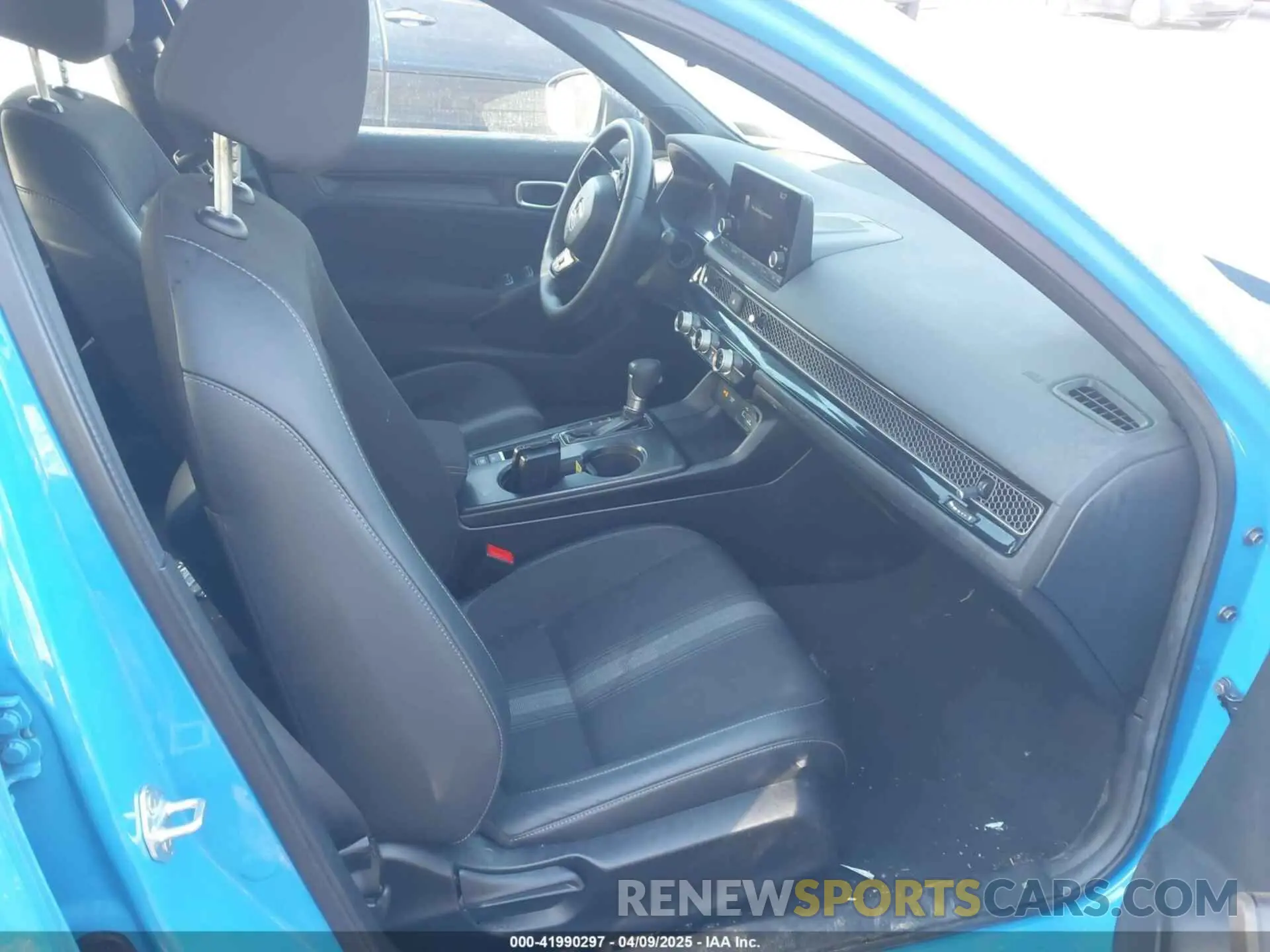 5 fotografías del automóvil dañado 19XFL2H89RE003104 HONDA CIVIC 2024