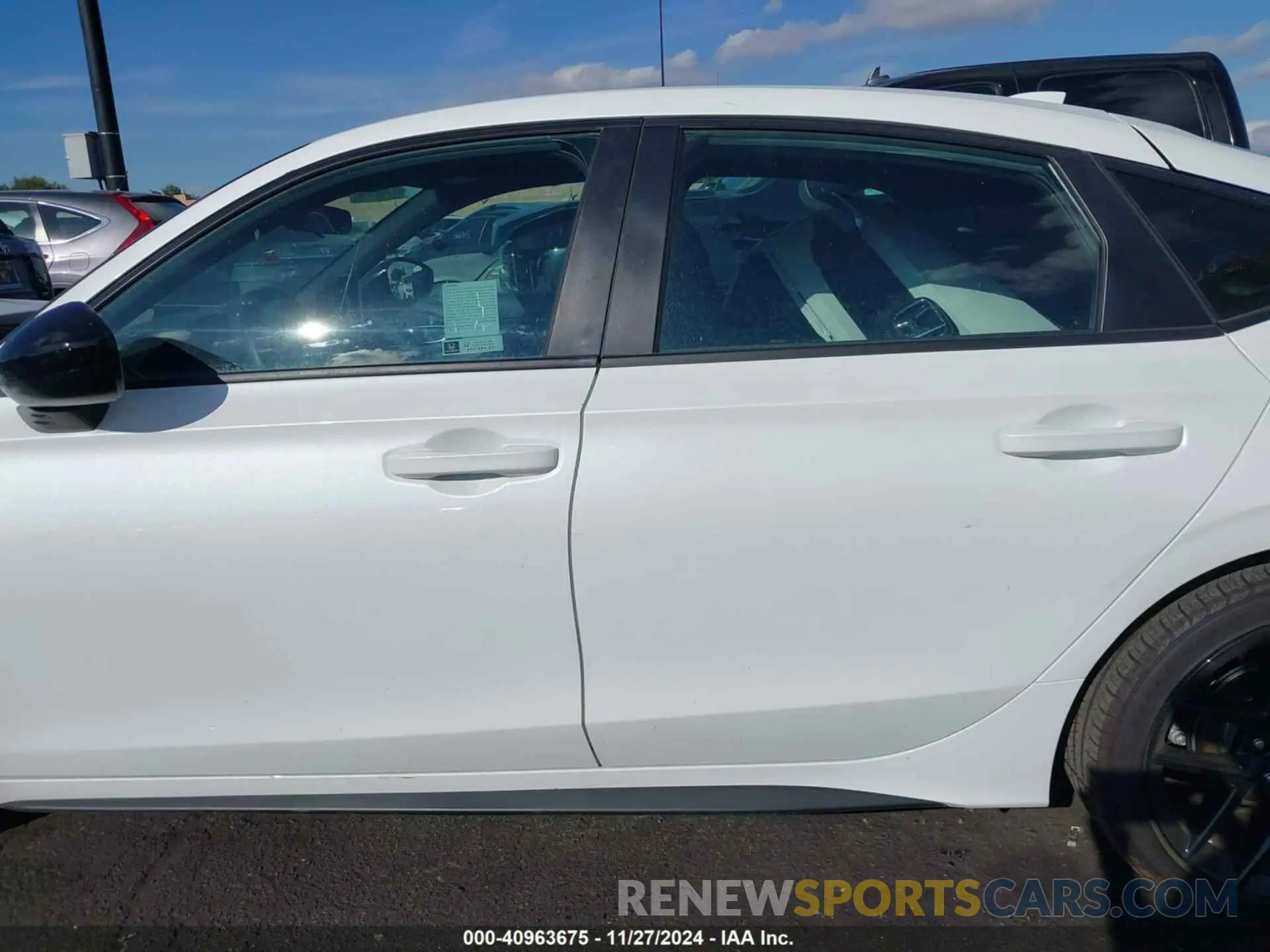15 fotografías del automóvil dañado 19XFL2H89RE015009 HONDA CIVIC 2024
