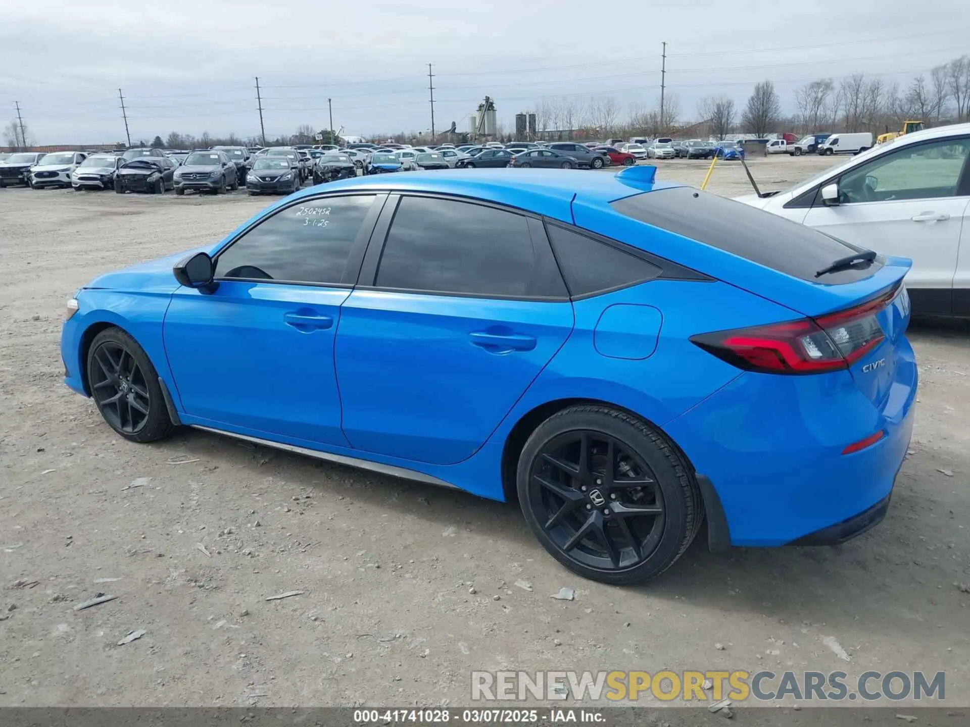 14 fotografías del automóvil dañado 19XFL2H89RE029735 HONDA CIVIC 2024