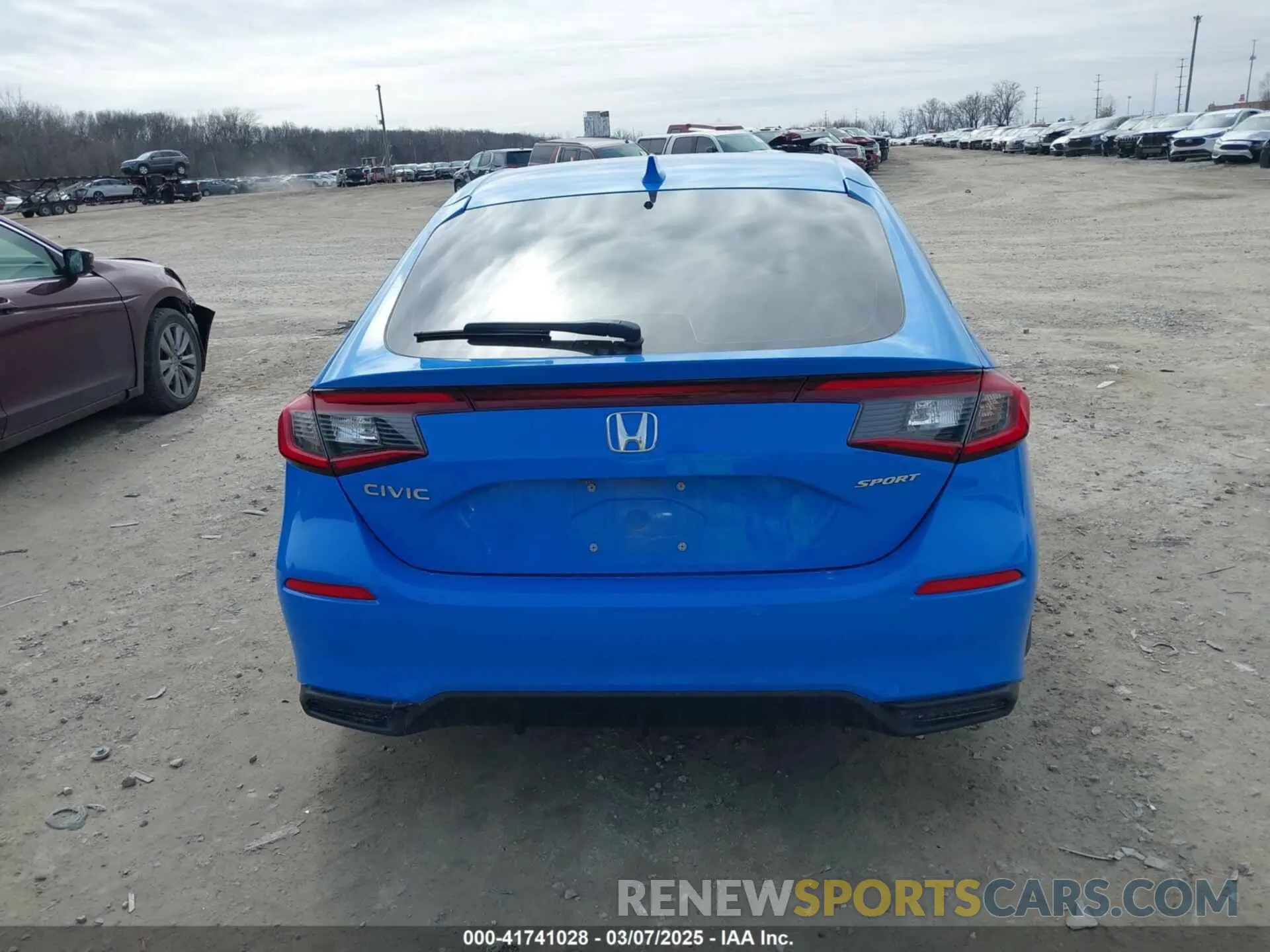 16 fotografías del automóvil dañado 19XFL2H89RE029735 HONDA CIVIC 2024
