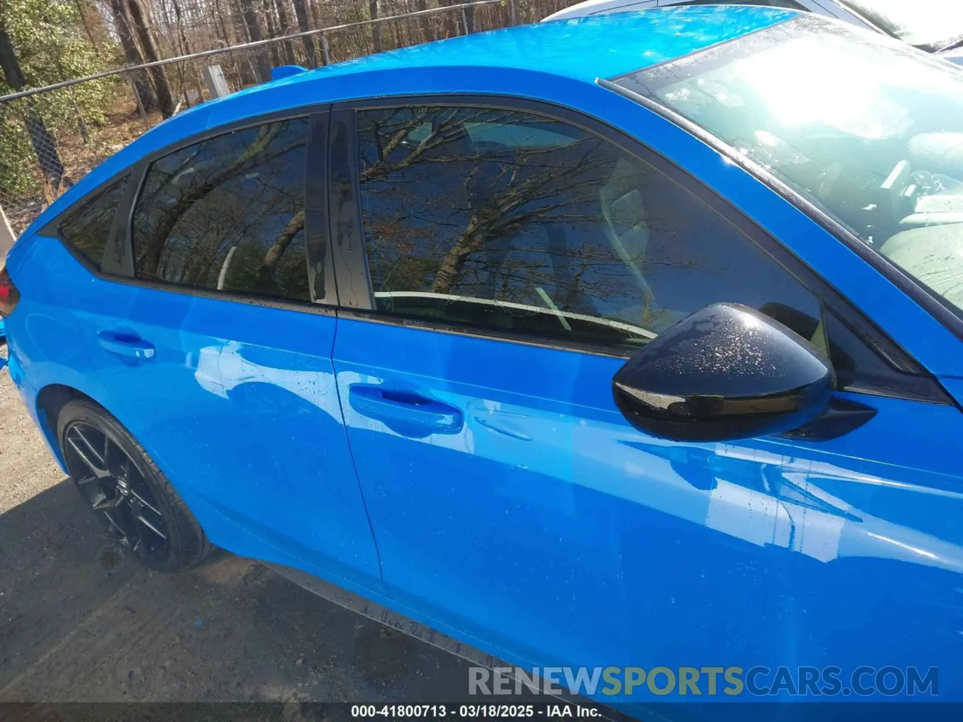 14 fotografías del automóvil dañado 19XFL2H89RE042016 HONDA CIVIC 2024