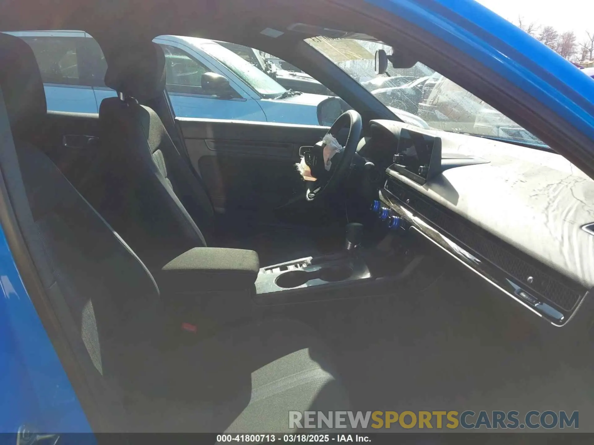 5 fotografías del automóvil dañado 19XFL2H89RE042016 HONDA CIVIC 2024