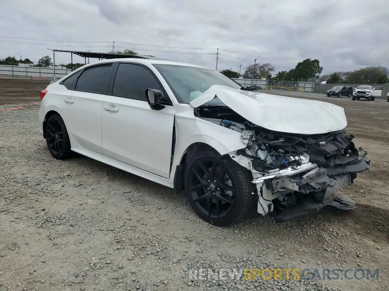 4 fotografías del automóvil dañado 2HGFE1E52RH472071 HONDA CIVIC 2024