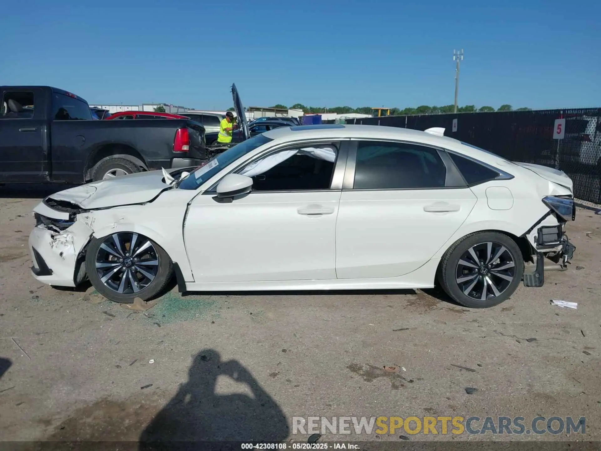 14 fotografías del automóvil dañado 2HGFE1F74RH304514 HONDA CIVIC 2024