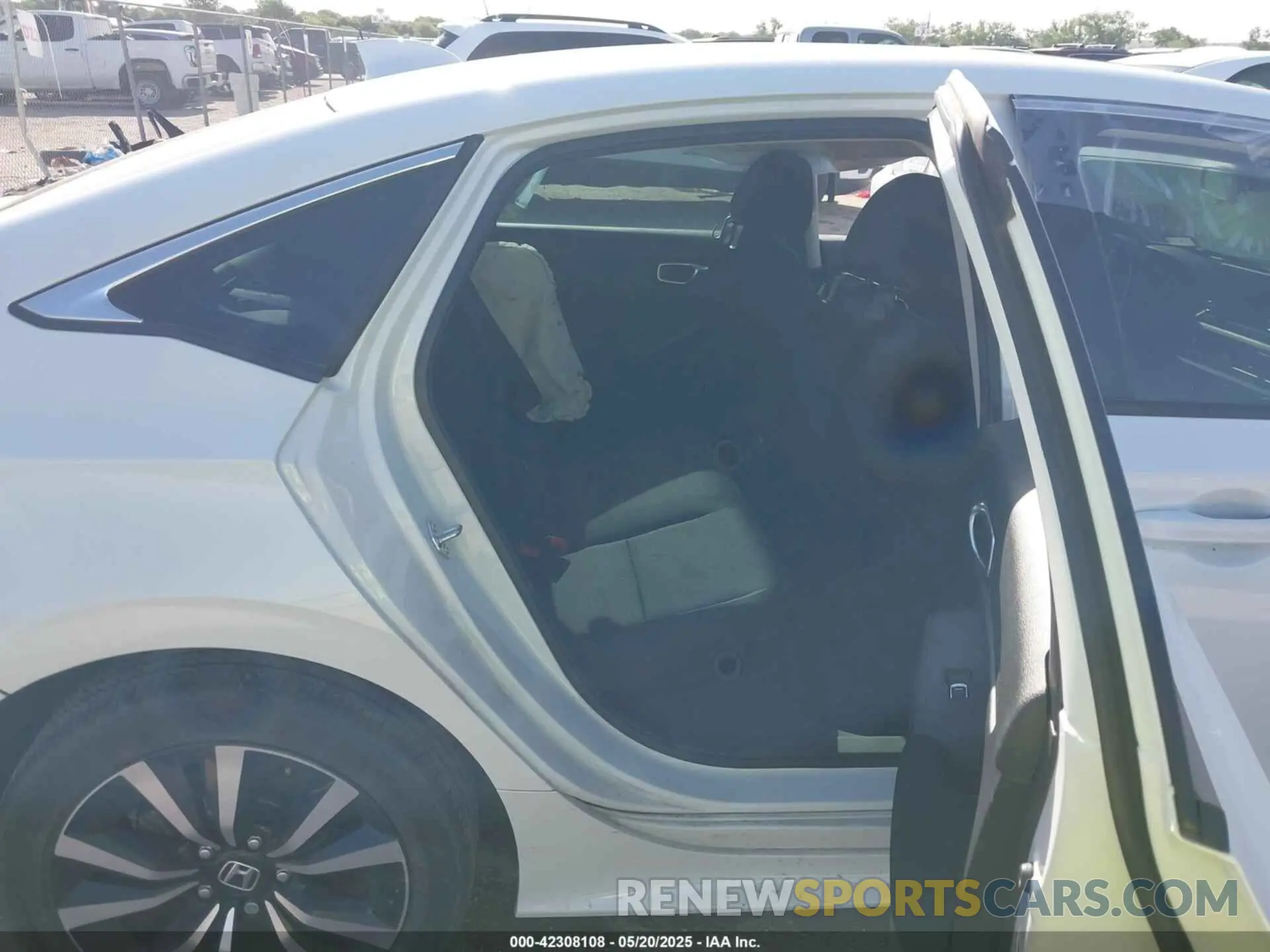 8 fotografías del automóvil dañado 2HGFE1F74RH304514 HONDA CIVIC 2024