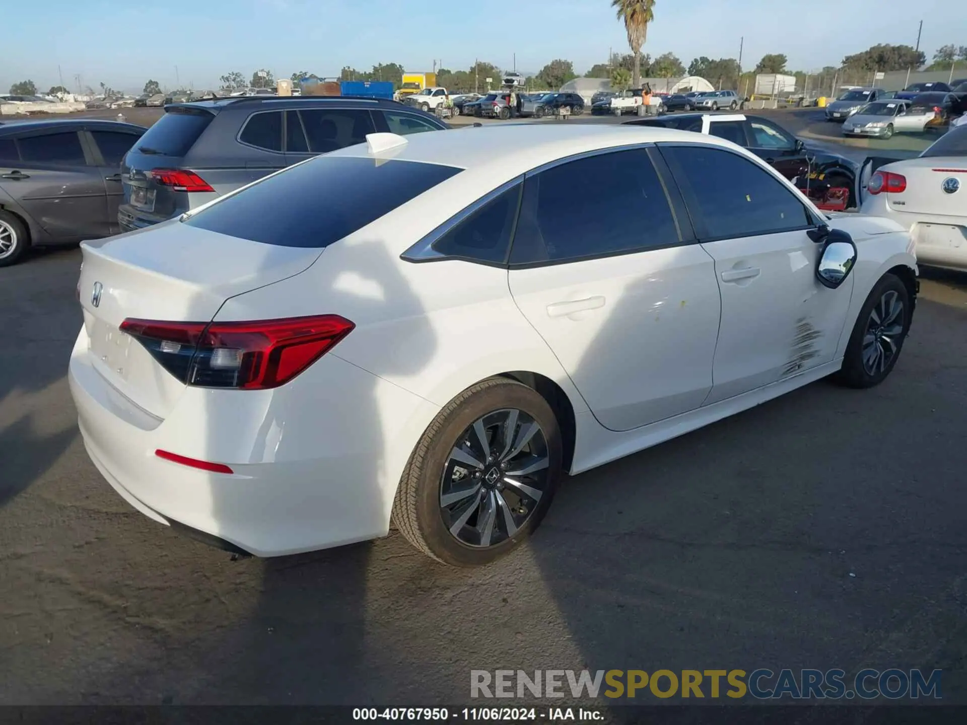 4 fotografías del automóvil dañado 2HGFE1F75RH330779 HONDA CIVIC 2024