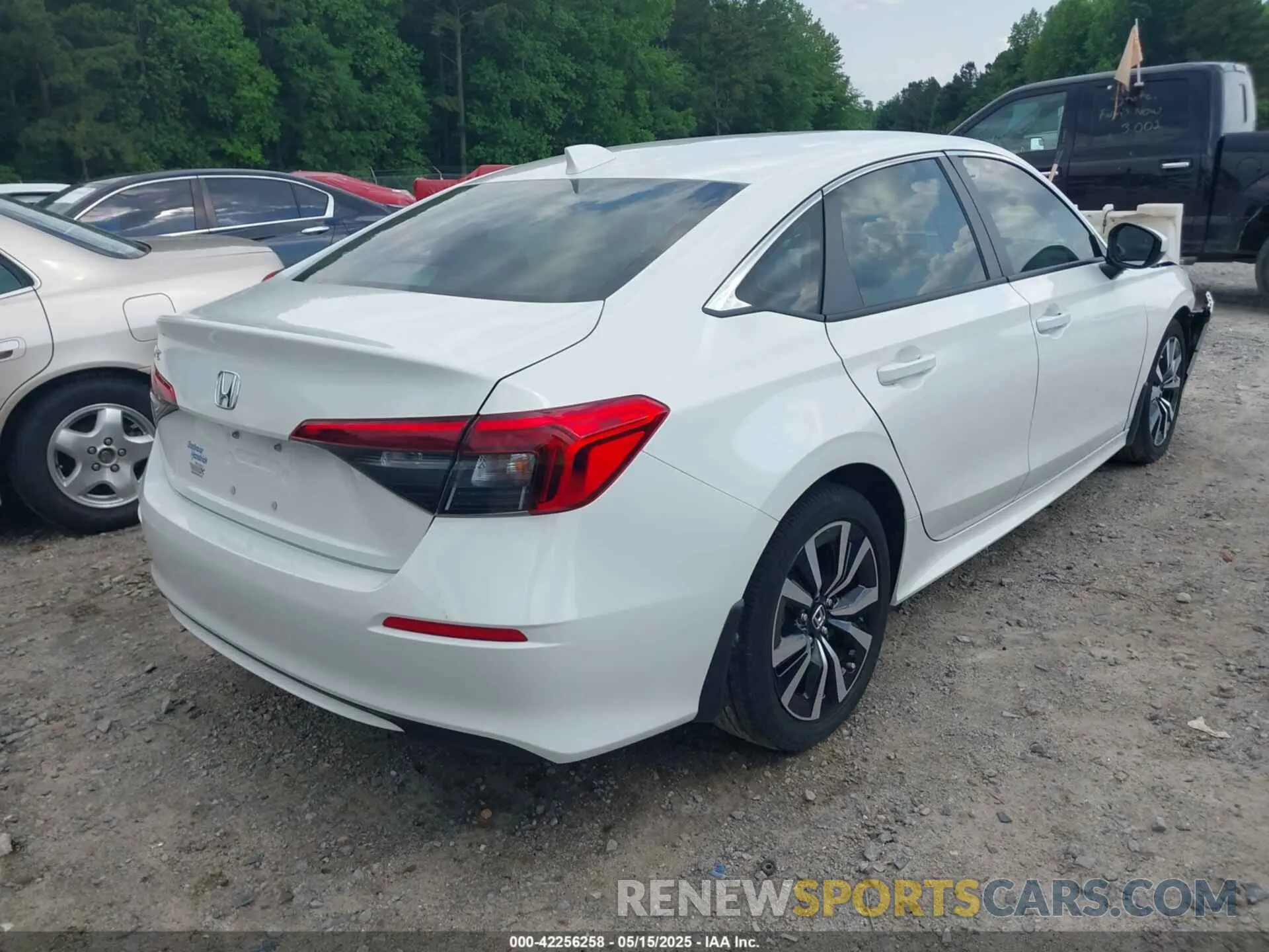 4 fotografías del automóvil dañado 2HGFE1F76RH304286 HONDA CIVIC 2024