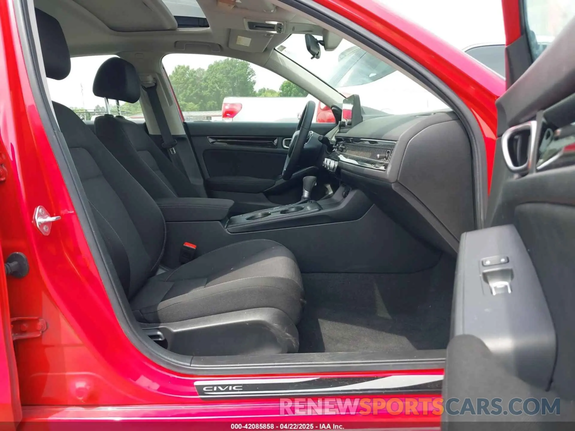 5 fotografías del automóvil dañado 2HGFE1F77RH328841 HONDA CIVIC 2024