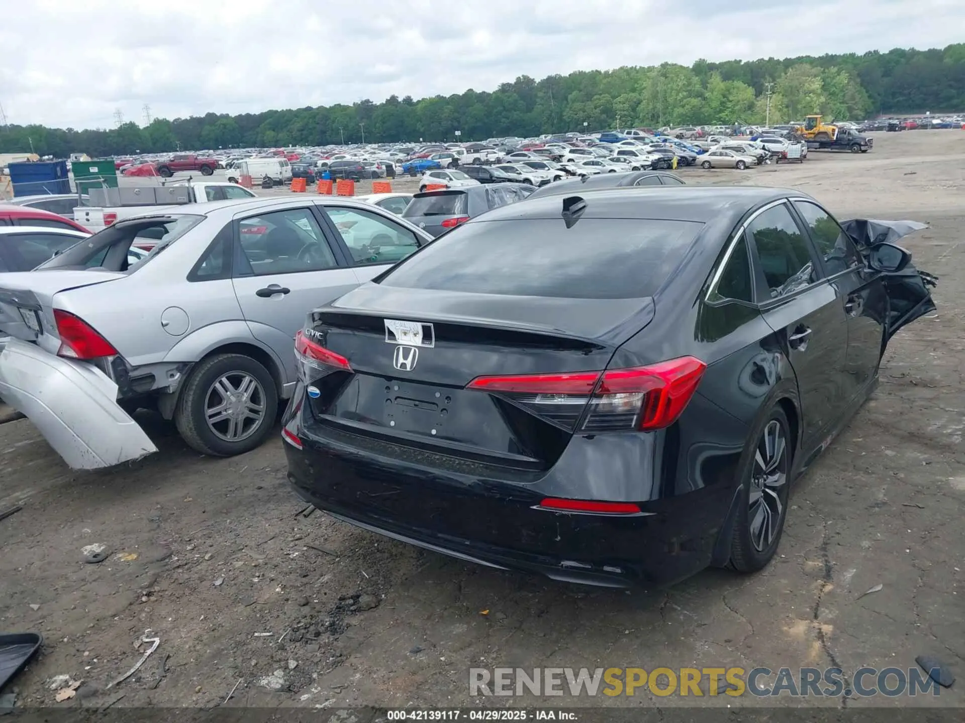 4 fotografías del automóvil dañado 2HGFE1F77RH338897 HONDA CIVIC 2024