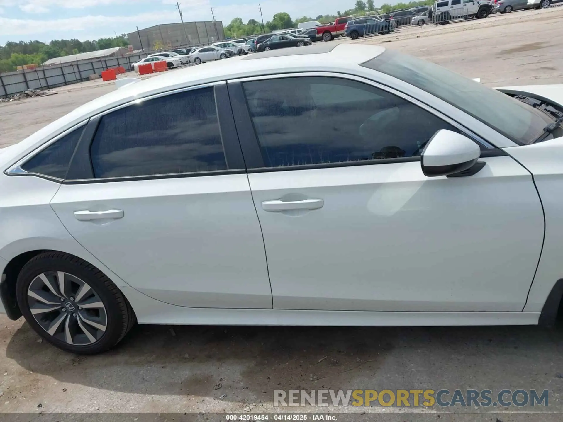 13 fotografías del automóvil dañado 2HGFE1F7XRH323682 HONDA CIVIC 2024