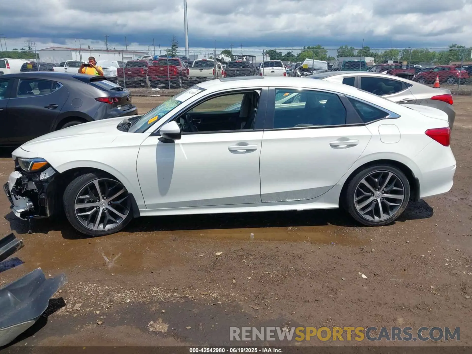 15 fotografías del automóvil dañado 2HGFE1F90RH324471 HONDA CIVIC 2024