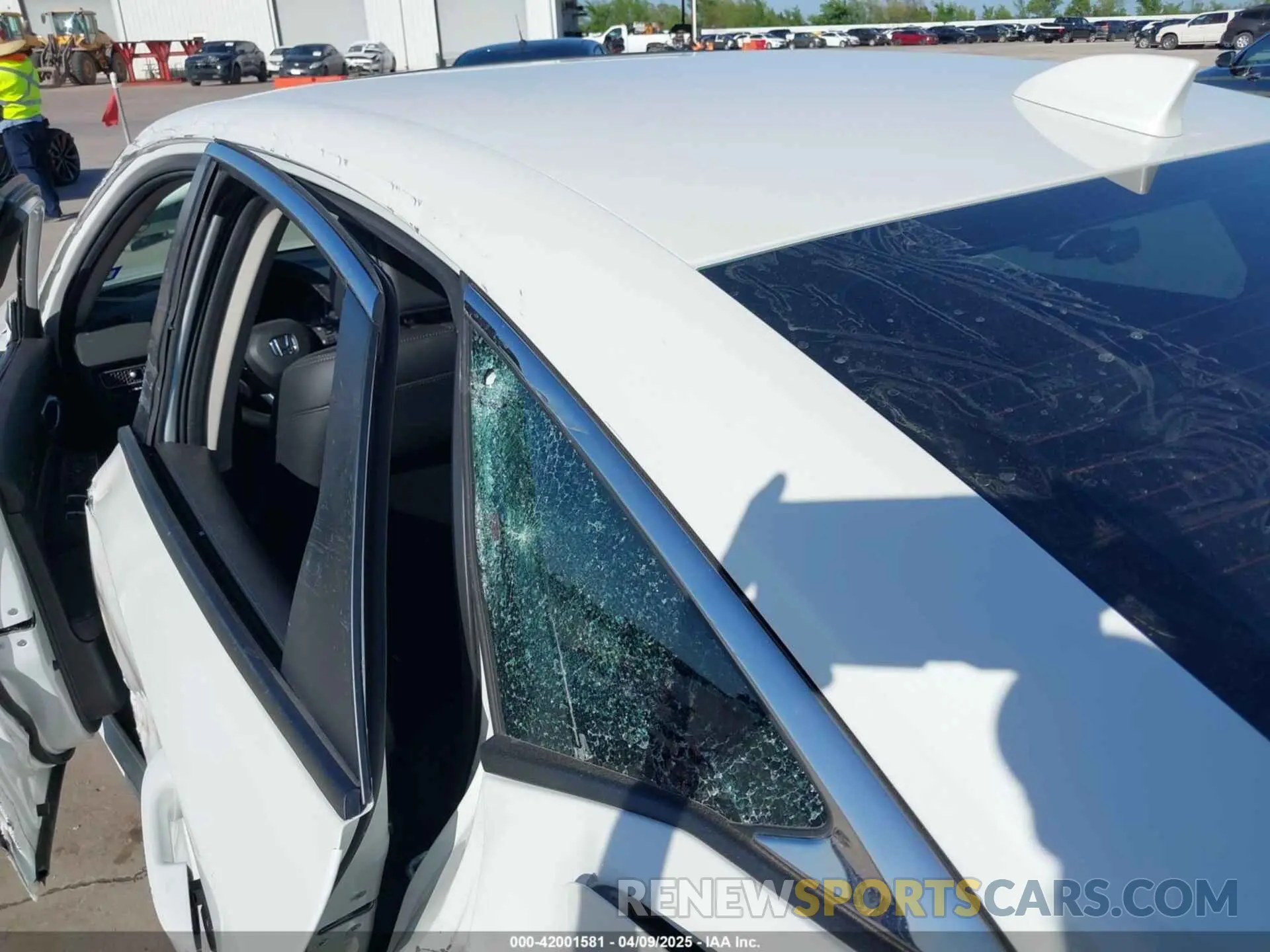 14 fotografías del automóvil dañado 2HGFE1F92RH307980 HONDA CIVIC 2024