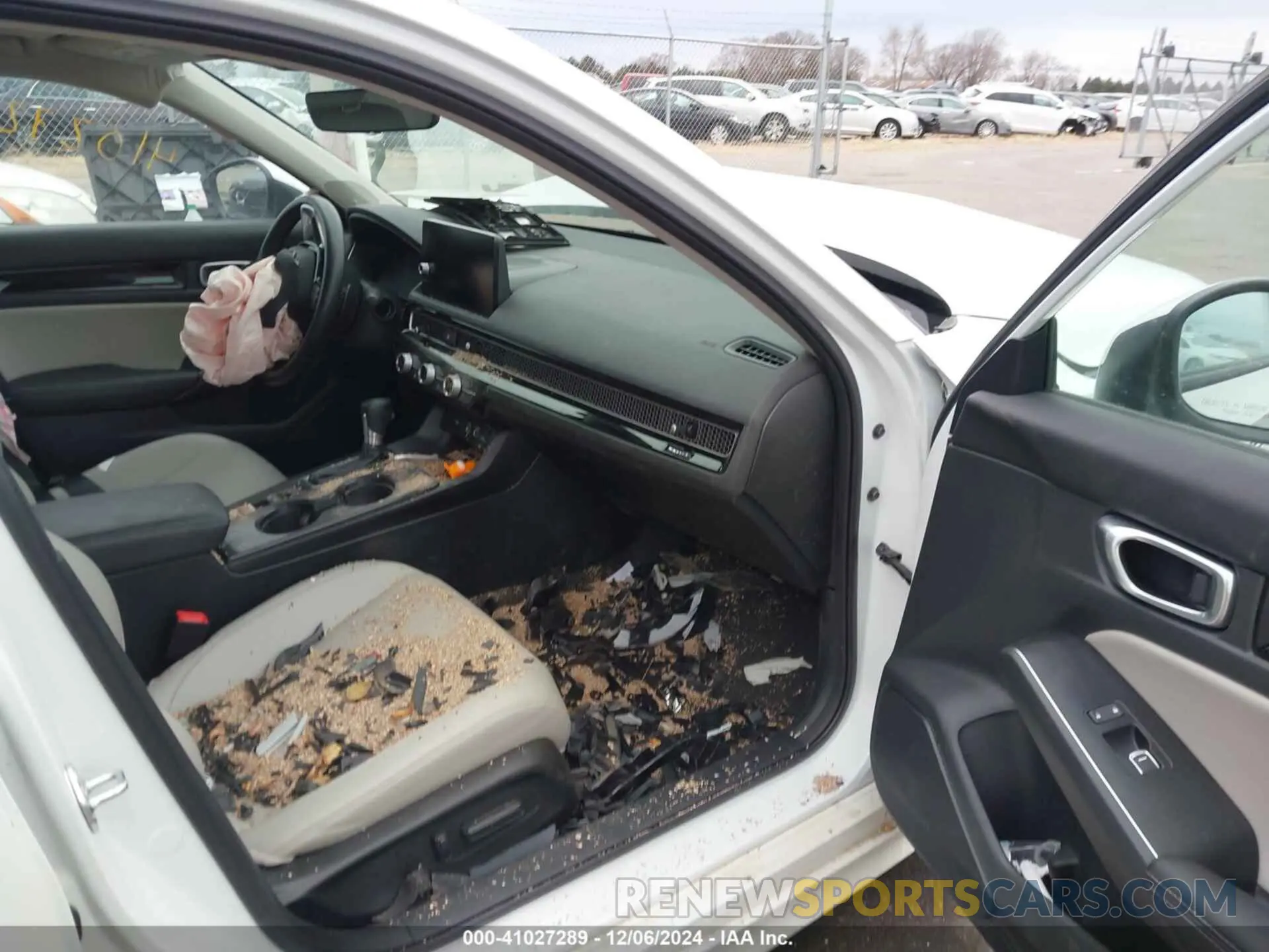 5 fotografías del automóvil dañado 2HGFE1F94RH306104 HONDA CIVIC 2024