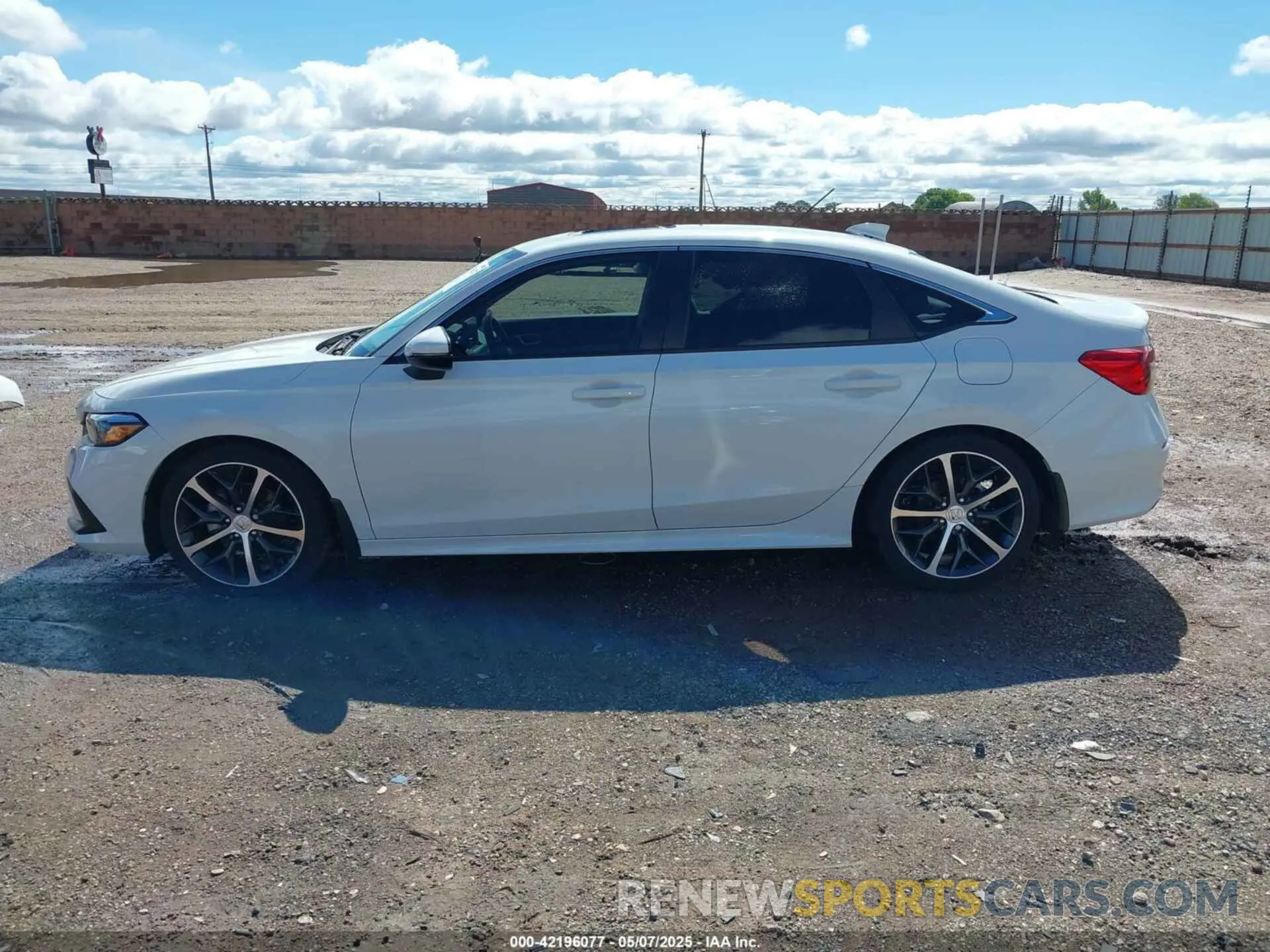14 fotografías del automóvil dañado 2HGFE1F97RH315587 HONDA CIVIC 2024