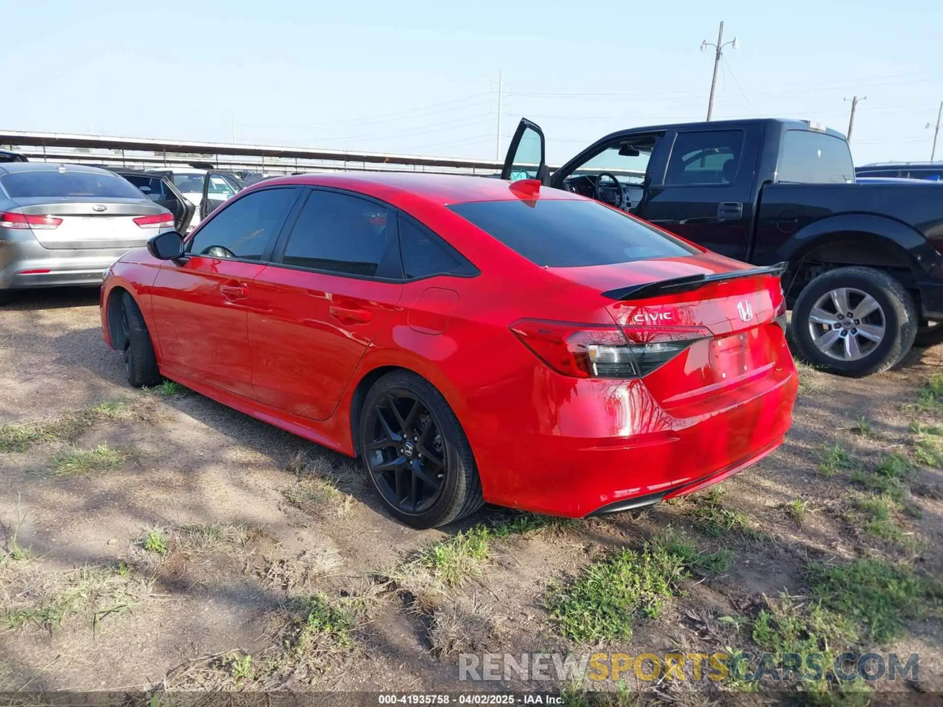 3 fotografías del automóvil dañado 2HGFE2F50RH536323 HONDA CIVIC 2024