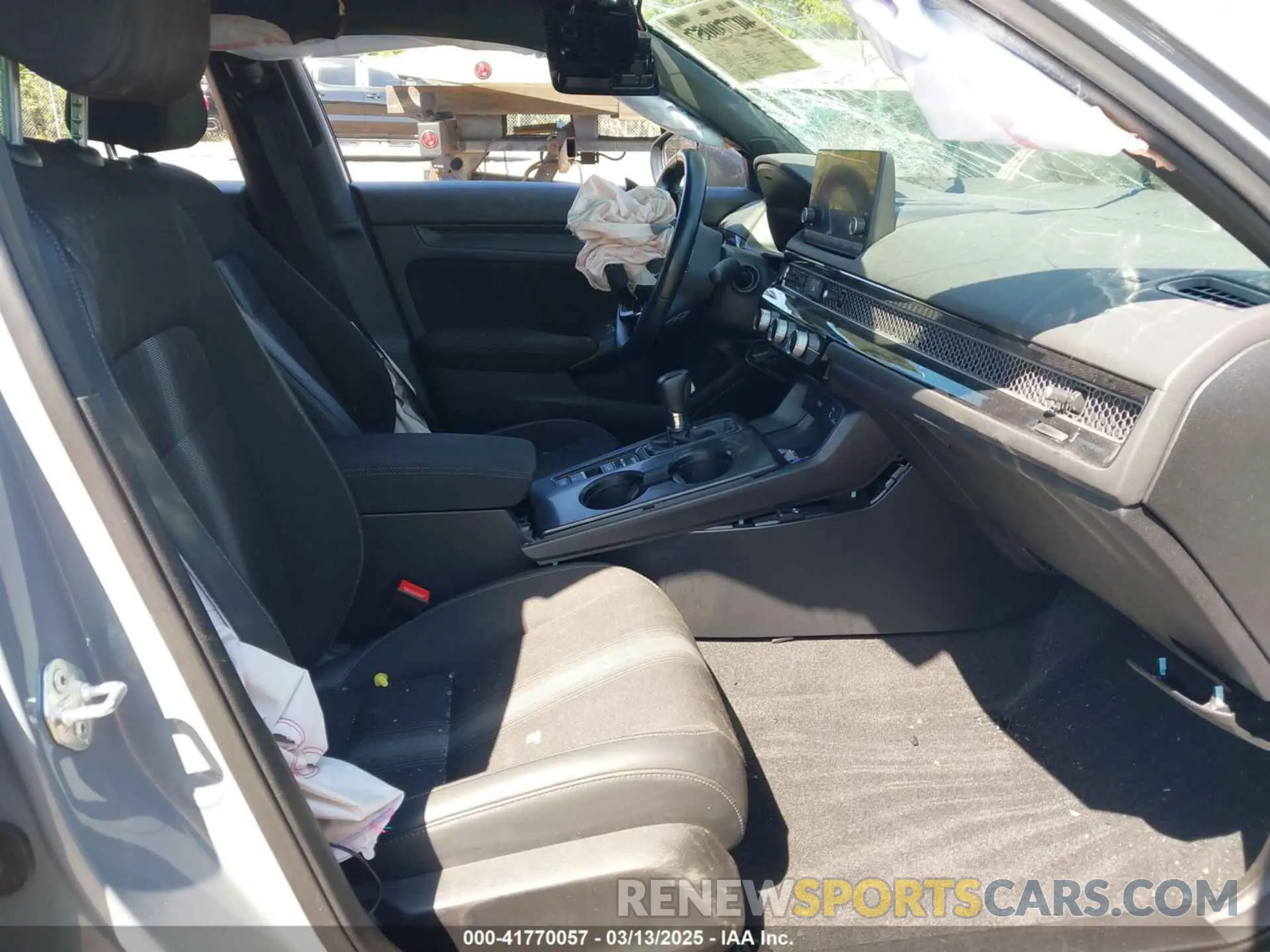 5 fotografías del automóvil dañado 2HGFE2F51RH514766 HONDA CIVIC 2024