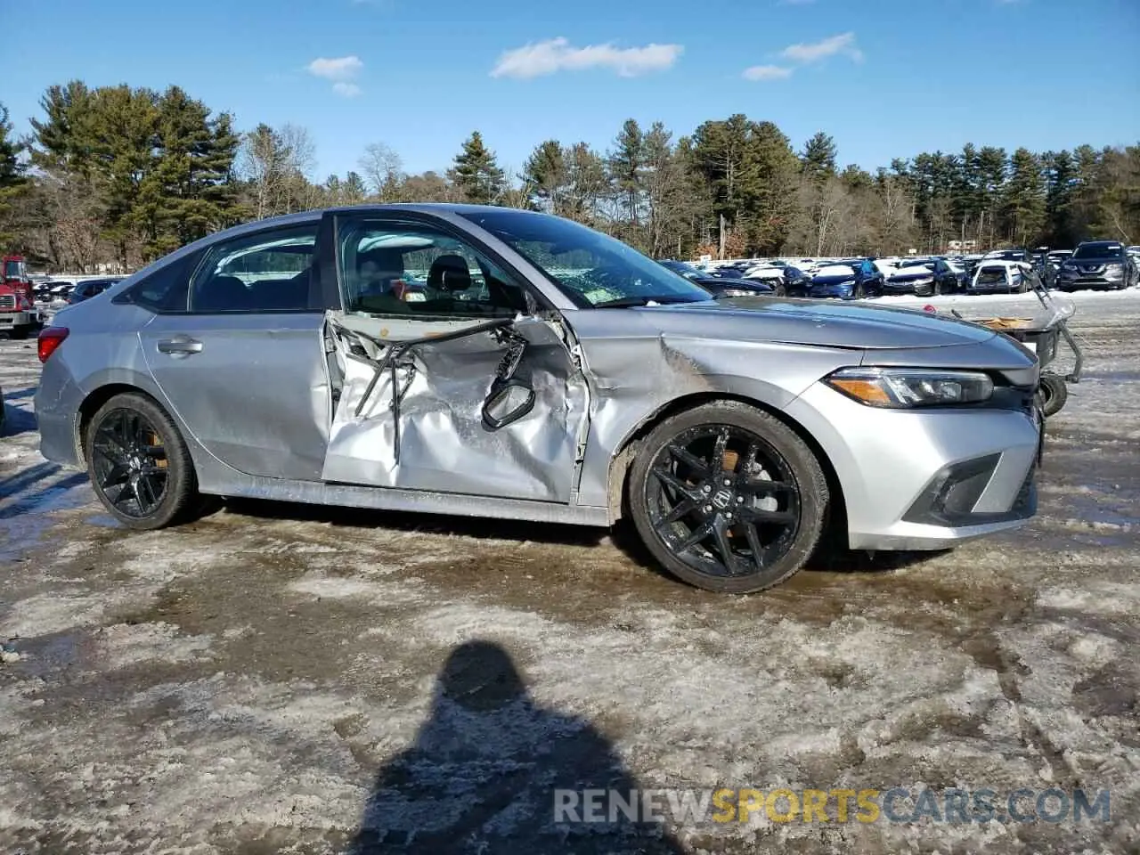 4 fotografías del automóvil dañado 2HGFE2F53RH526546 HONDA CIVIC 2024