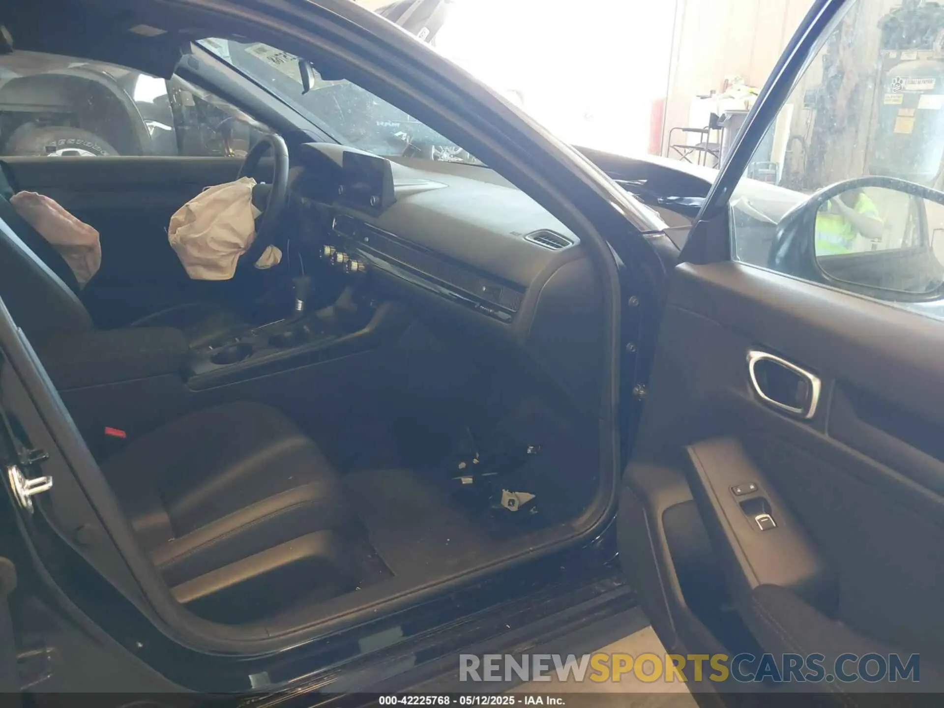 5 fotografías del automóvil dañado 2HGFE2F53RH586133 HONDA CIVIC 2024
