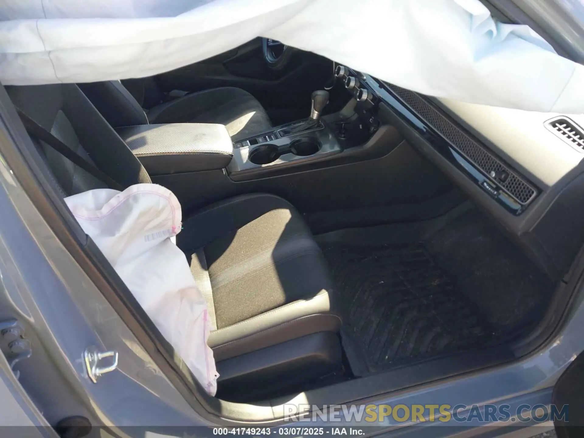 5 fotografías del automóvil dañado 2HGFE2F54RH580647 HONDA CIVIC 2024