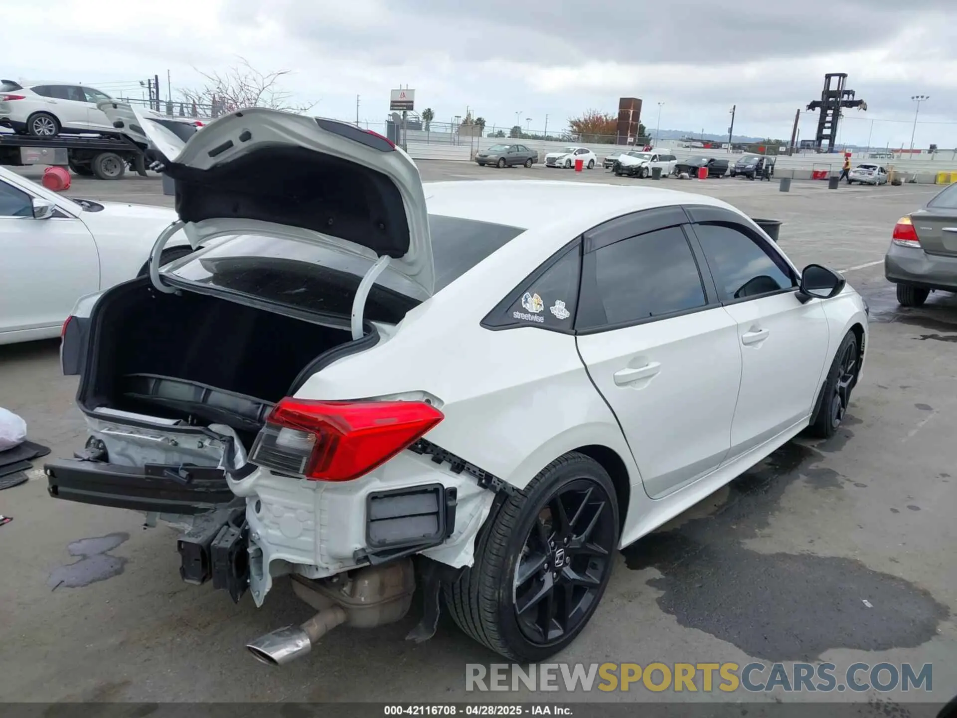 4 fotografías del automóvil dañado 2HGFE2F56RH507781 HONDA CIVIC 2024
