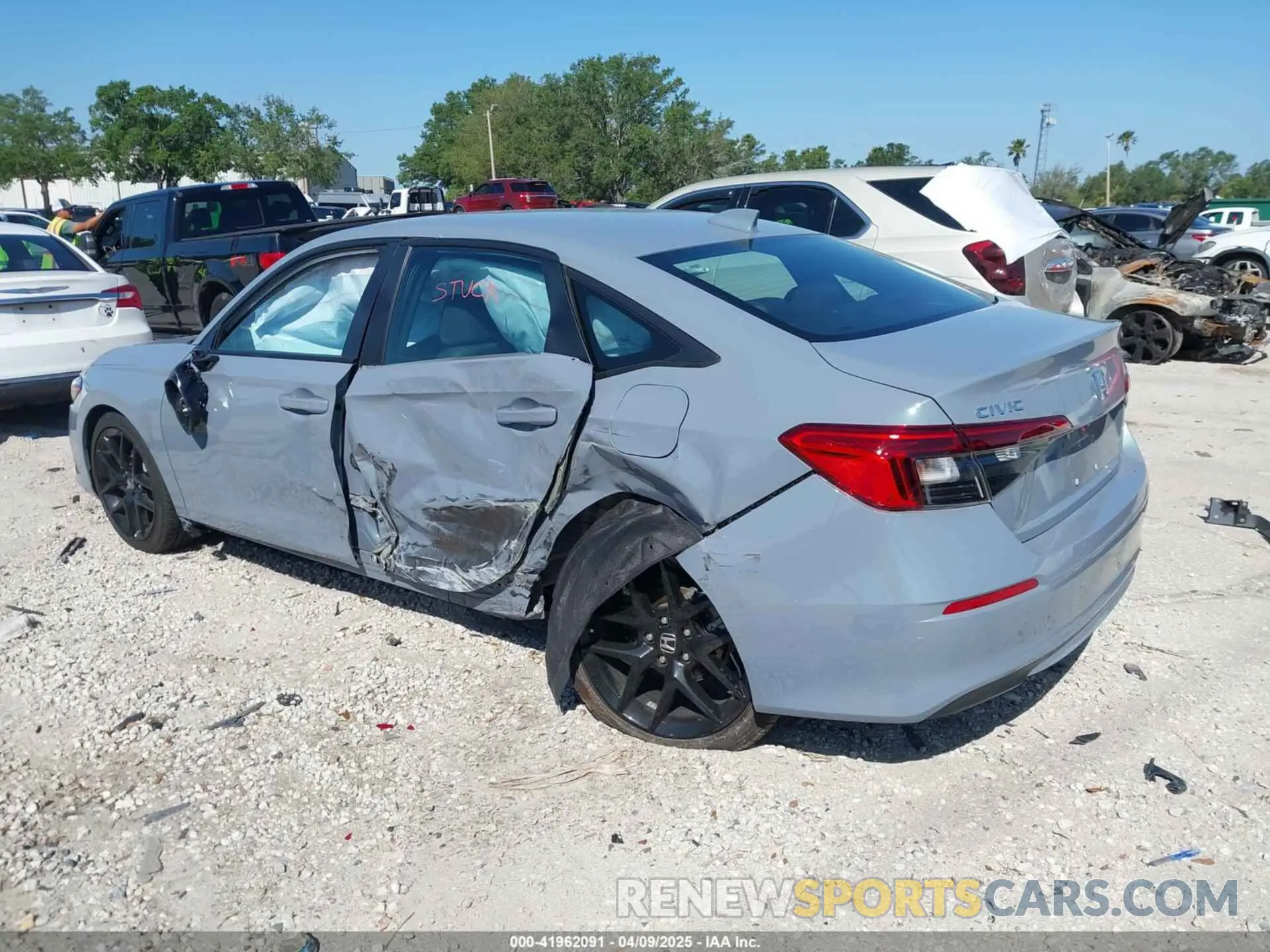 3 fotografías del automóvil dañado 2HGFE2F57RH580545 HONDA CIVIC 2024