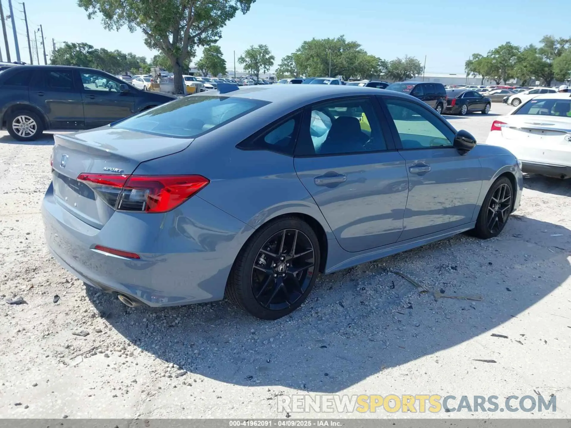 4 fotografías del automóvil dañado 2HGFE2F57RH580545 HONDA CIVIC 2024