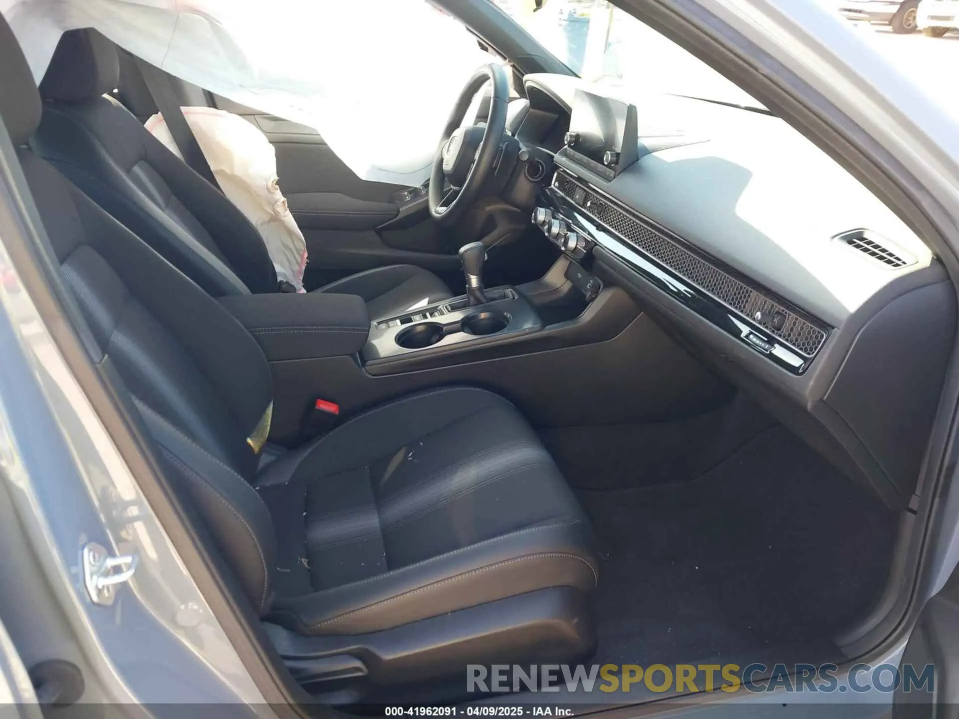 5 fotografías del automóvil dañado 2HGFE2F57RH580545 HONDA CIVIC 2024