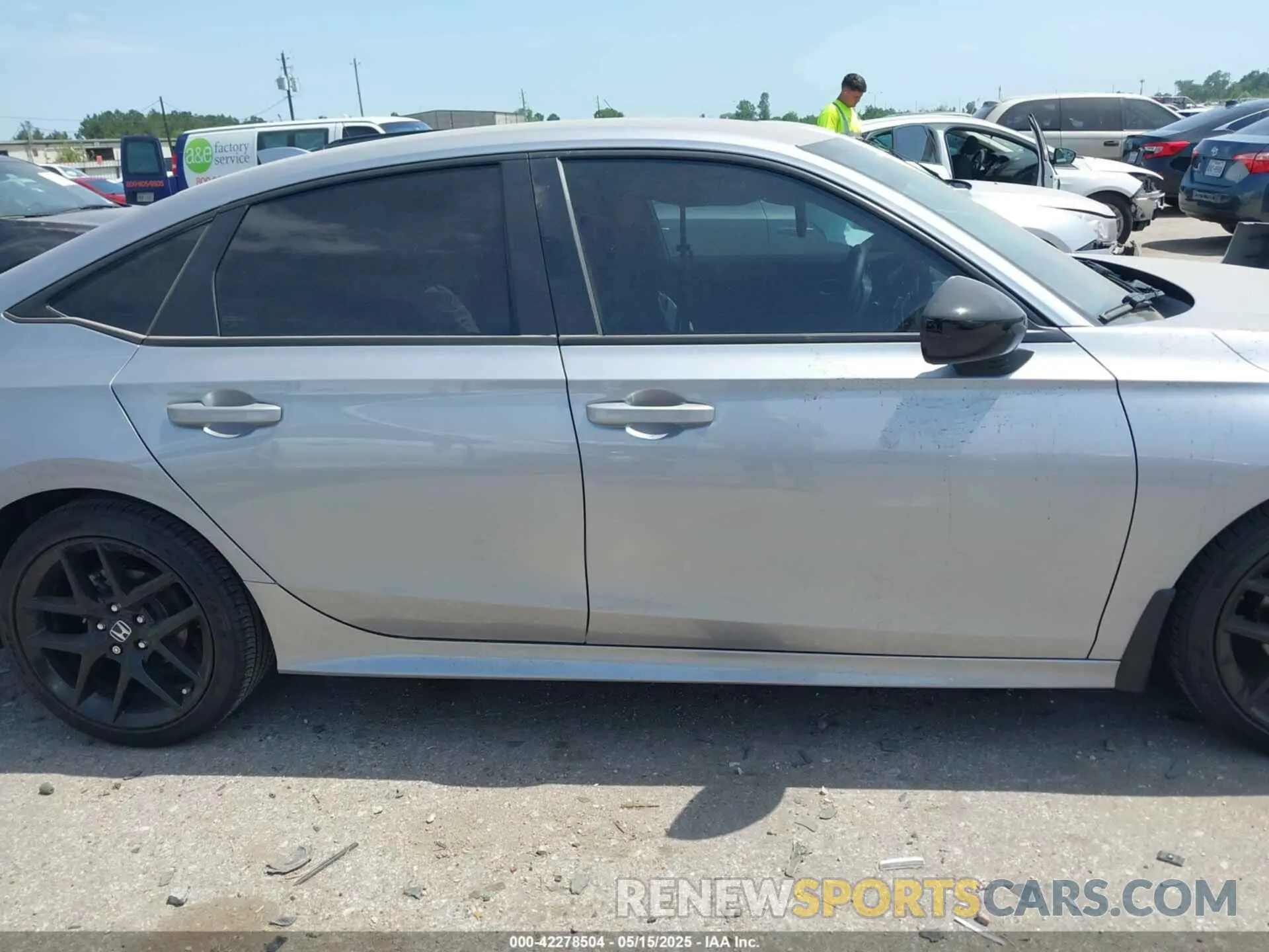 12 fotografías del automóvil dañado 2HGFE2F58RH532780 HONDA CIVIC 2024