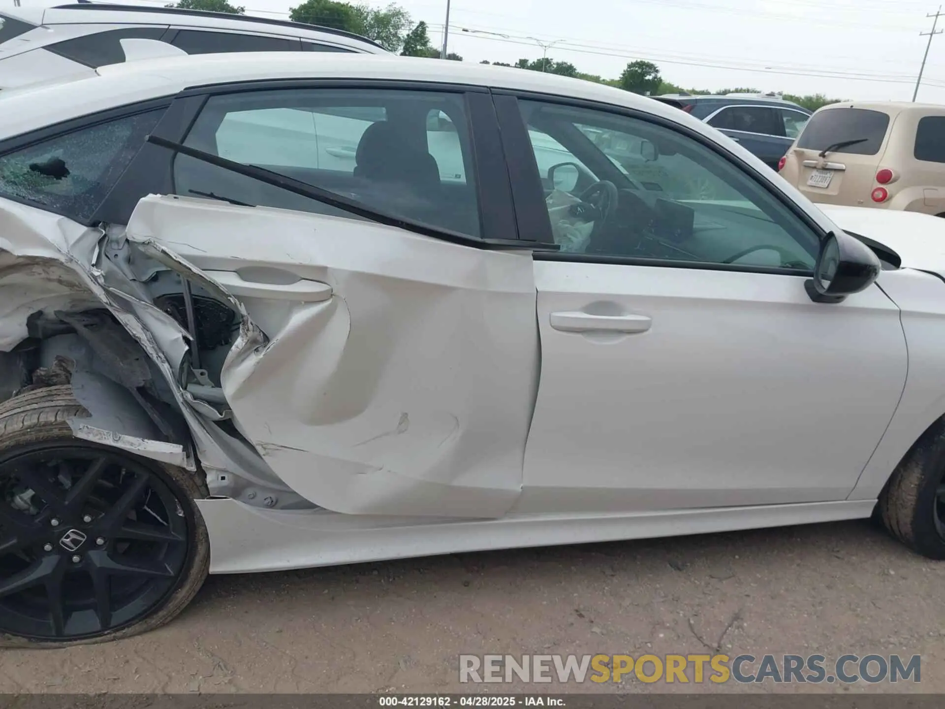 12 fotografías del automóvil dañado 2HGFE2F58RH589187 HONDA CIVIC 2024