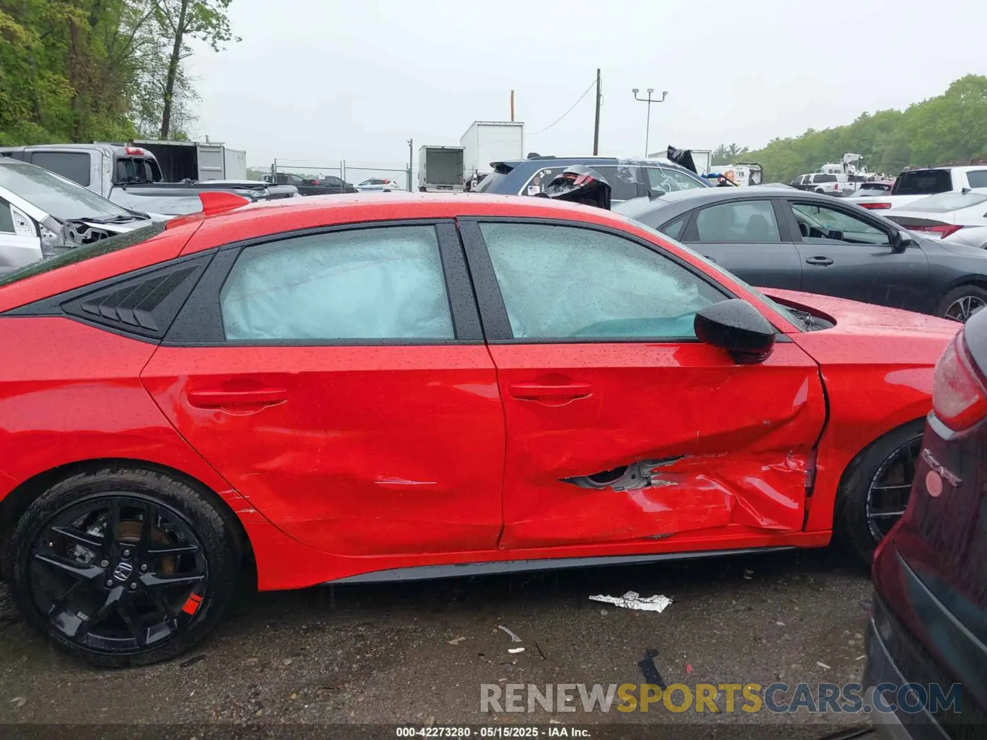13 fotografías del automóvil dañado 19XFL2H82SE001698 HONDA CIVIC 2025