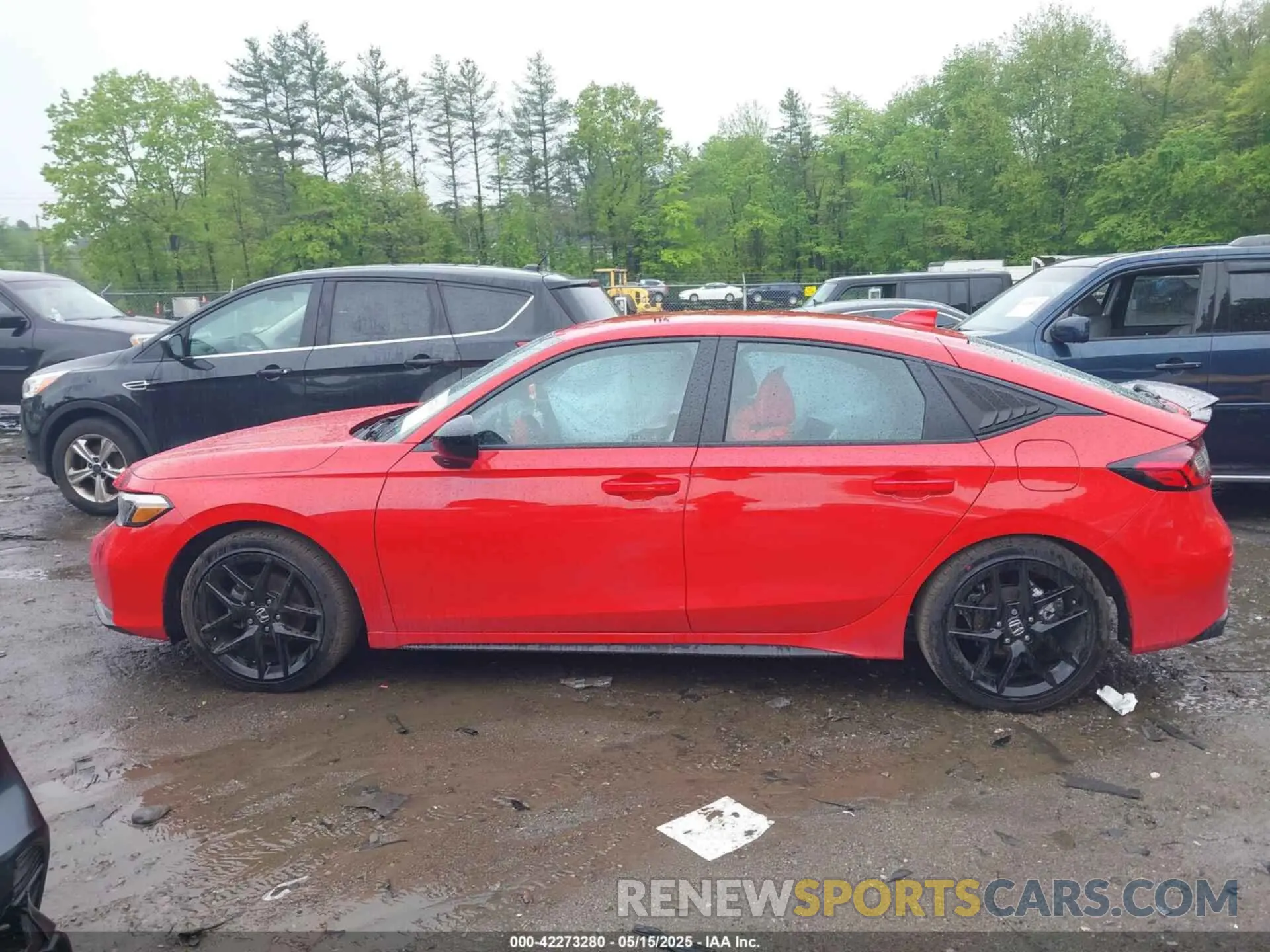 14 fotografías del automóvil dañado 19XFL2H82SE001698 HONDA CIVIC 2025