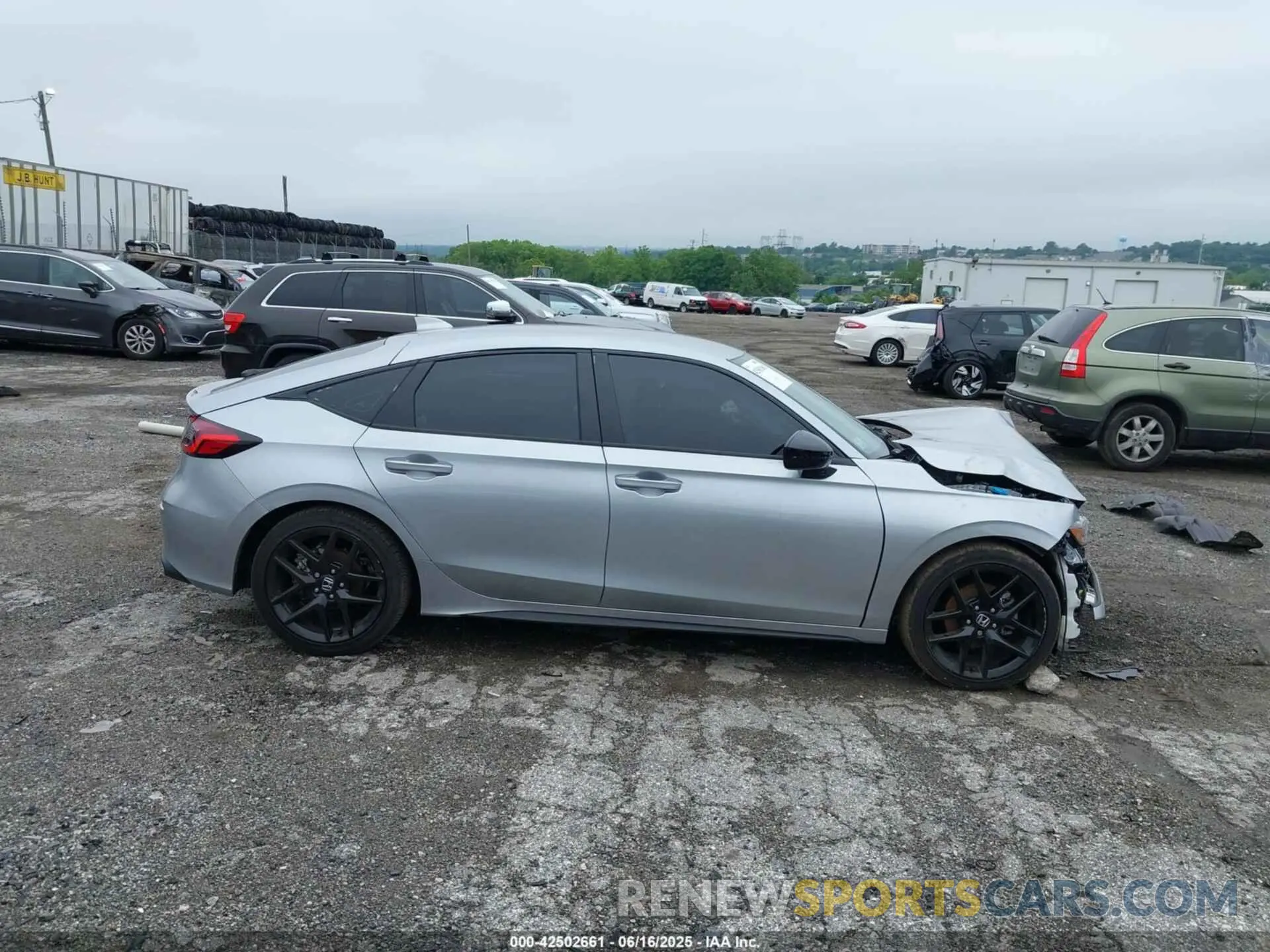 14 fotografías del automóvil dañado 19XFL2H82SE004732 HONDA CIVIC 2025
