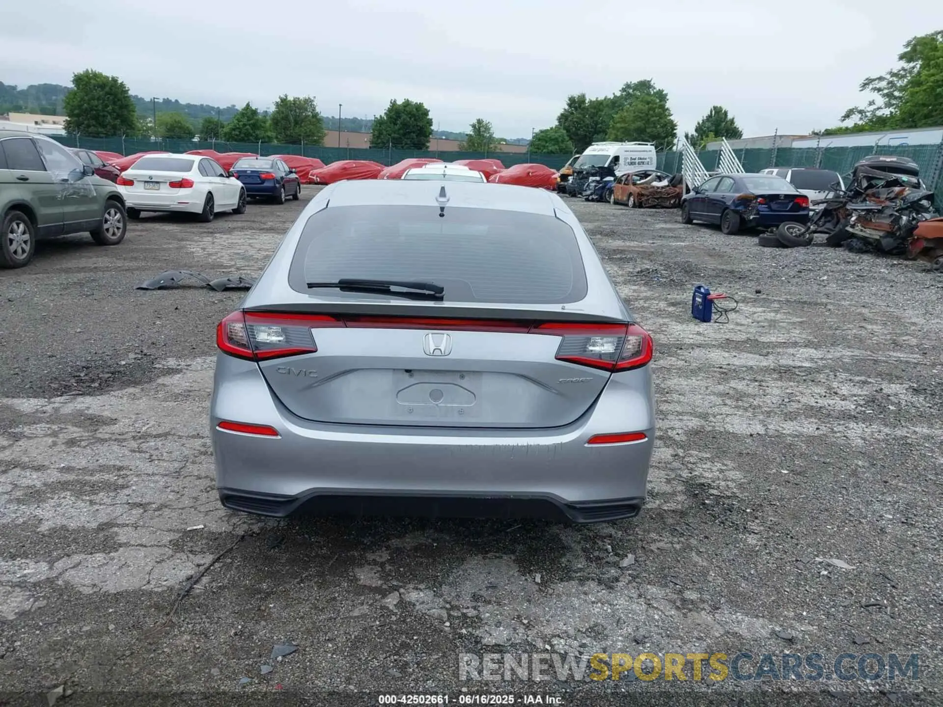 17 fotografías del automóvil dañado 19XFL2H82SE004732 HONDA CIVIC 2025